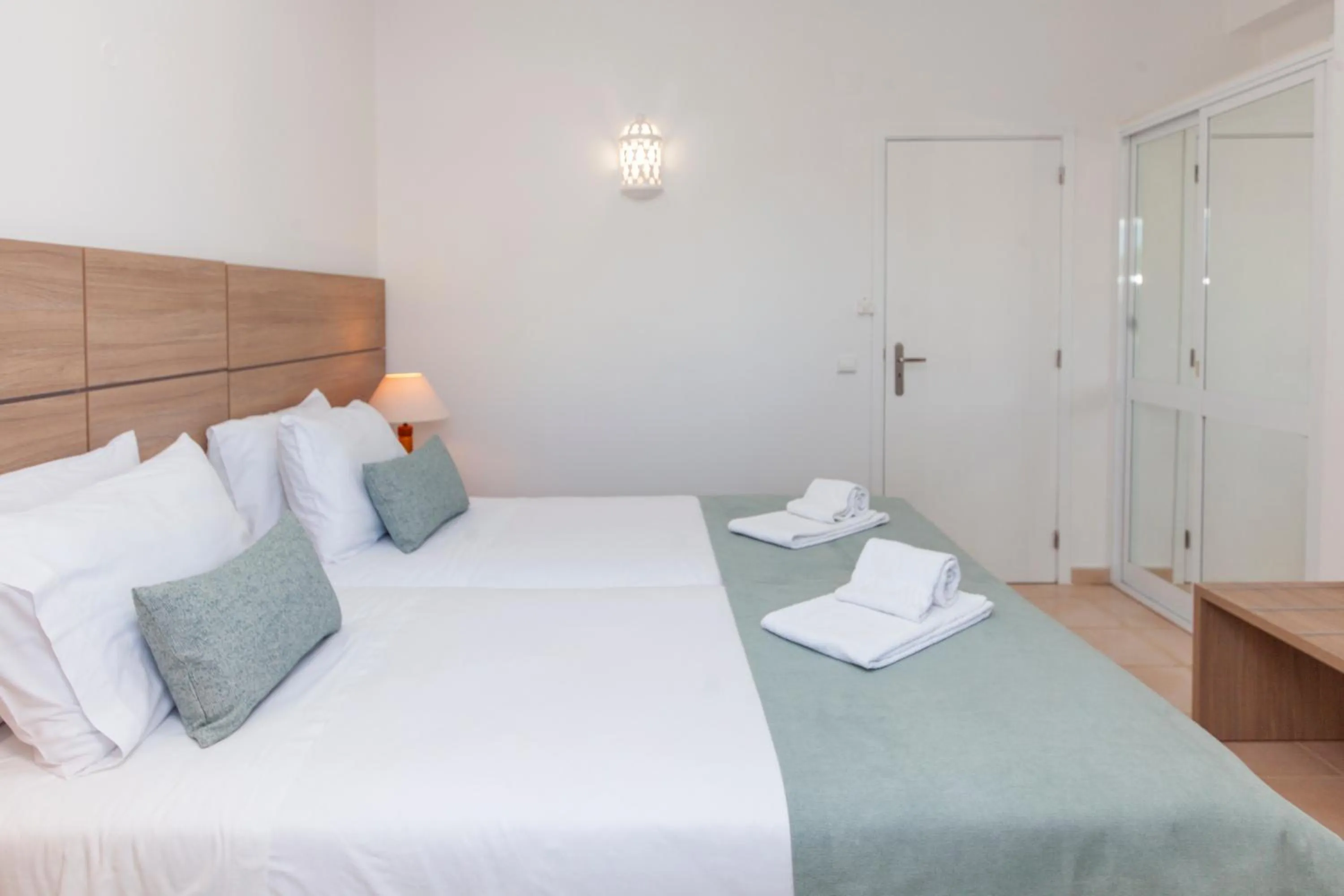 Bed in Atalaia Sol Aparthotel - tennis & heated pool in winter