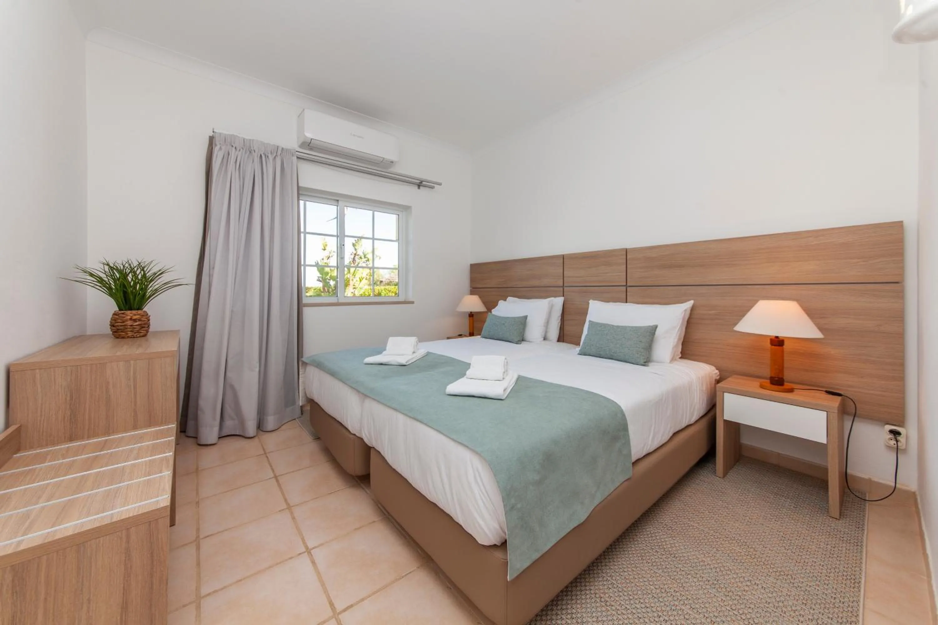 Bed in Atalaia Sol Aparthotel - tennis & heated pool in winter