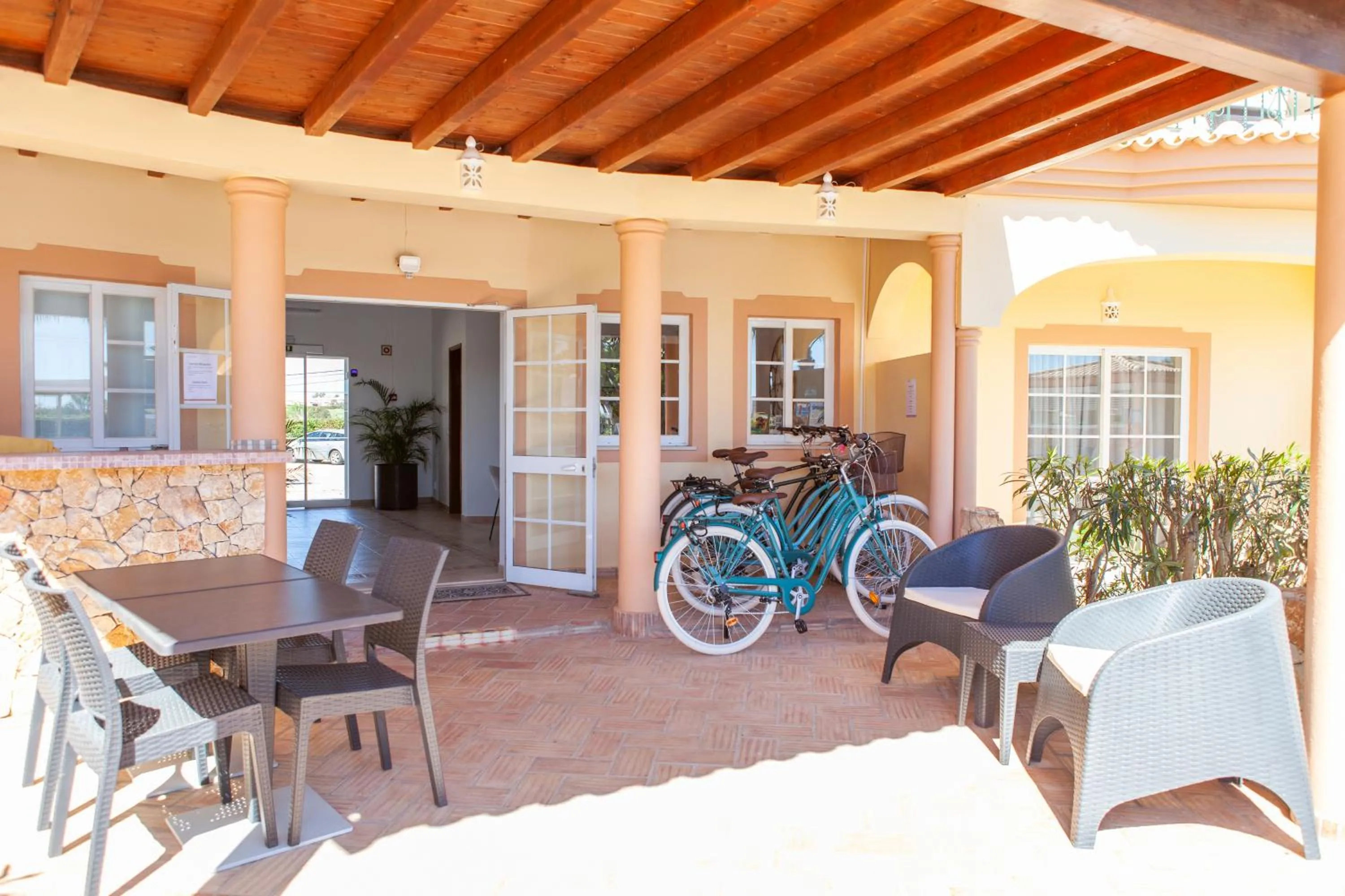 Lobby or reception in Atalaia Sol Aparthotel - tennis & heated pool in winter