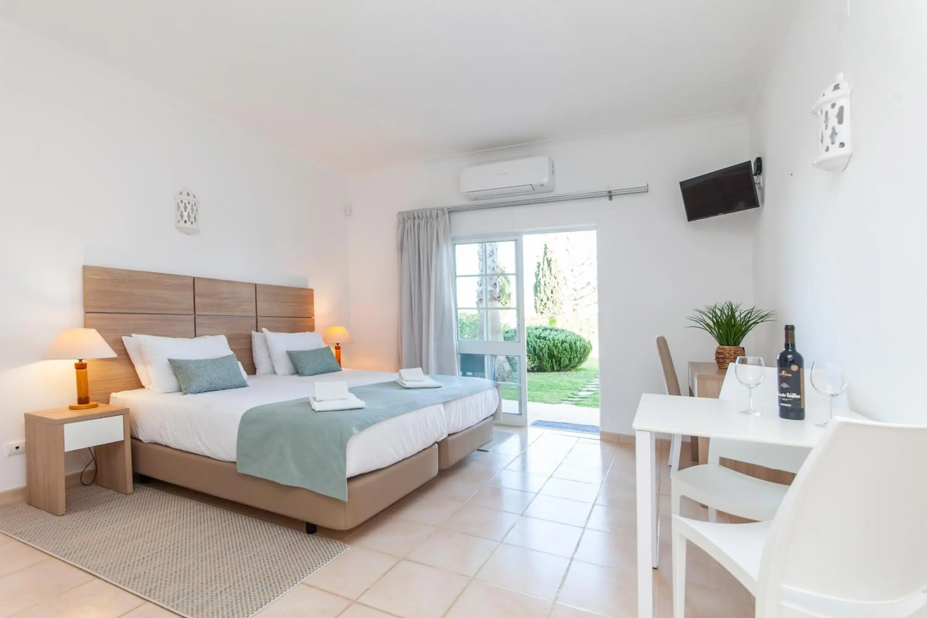 Studio with Garden View in Atalaia Sol Aparthotel - tennis & heated pool in winter Studio with Garden View in Atalaia Sol Aparthotel - tennis & heated pool in winter