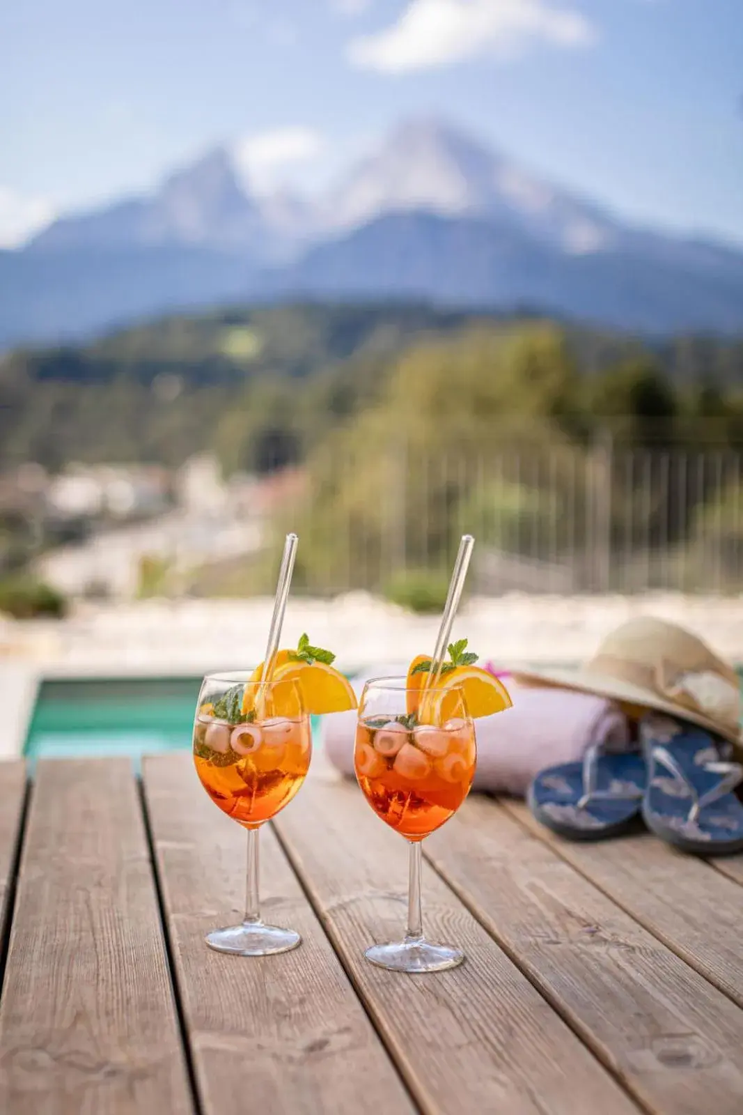 Swimming pool in Hotel AlpinaRos Swimming pool in Hotel AlpinaRos