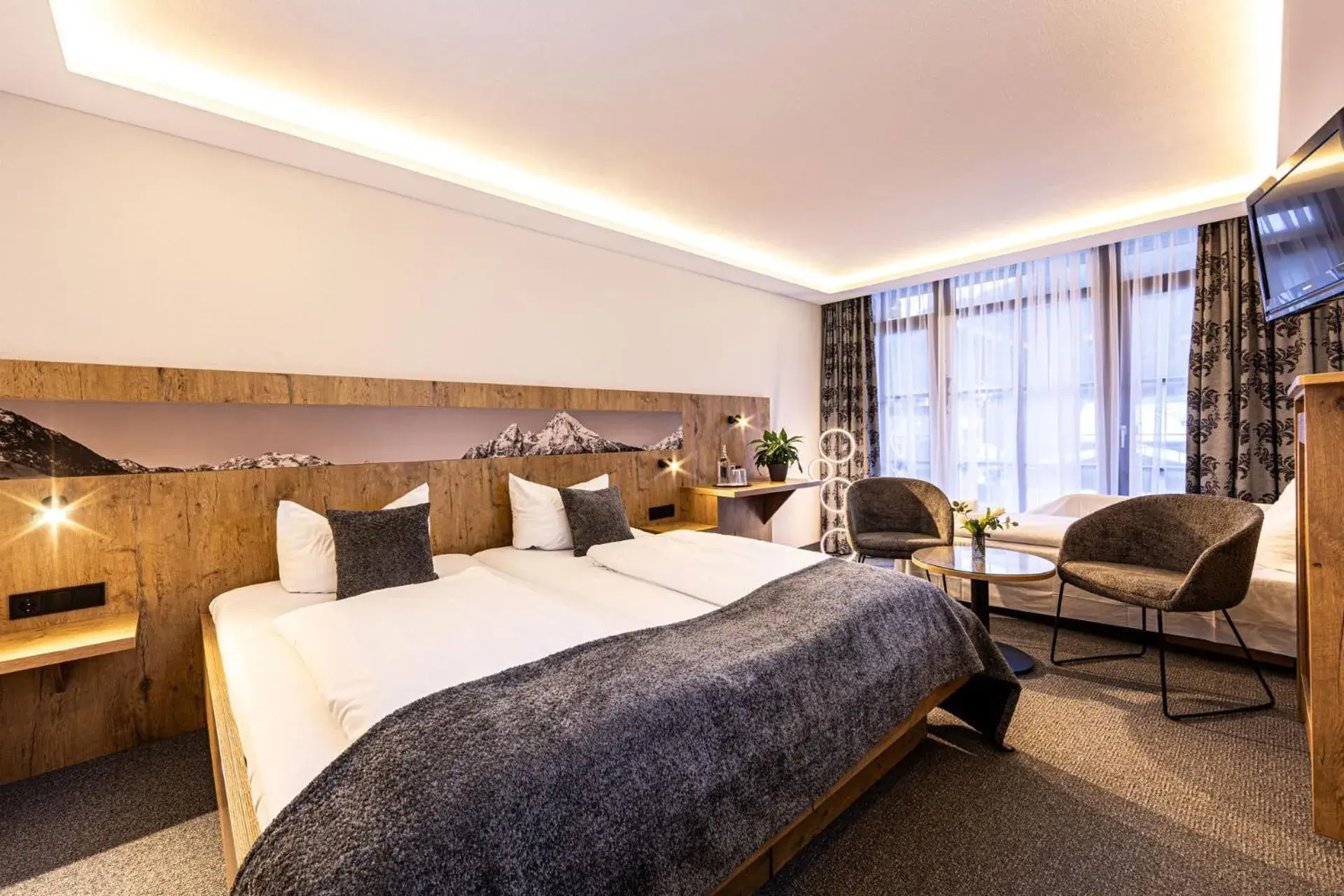 Photo of the whole room, Bed in Hotel AlpinaRos Photo of the whole room, Bed in Hotel AlpinaRos