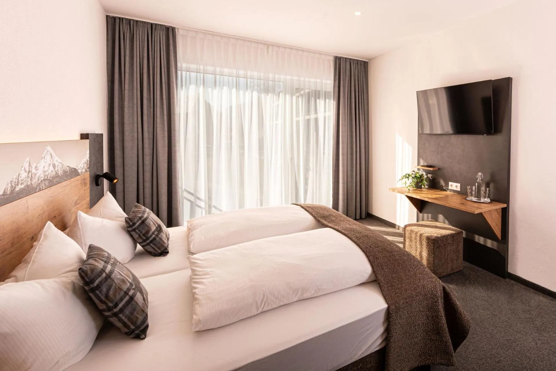 Bed in Hotel AlpinaRos