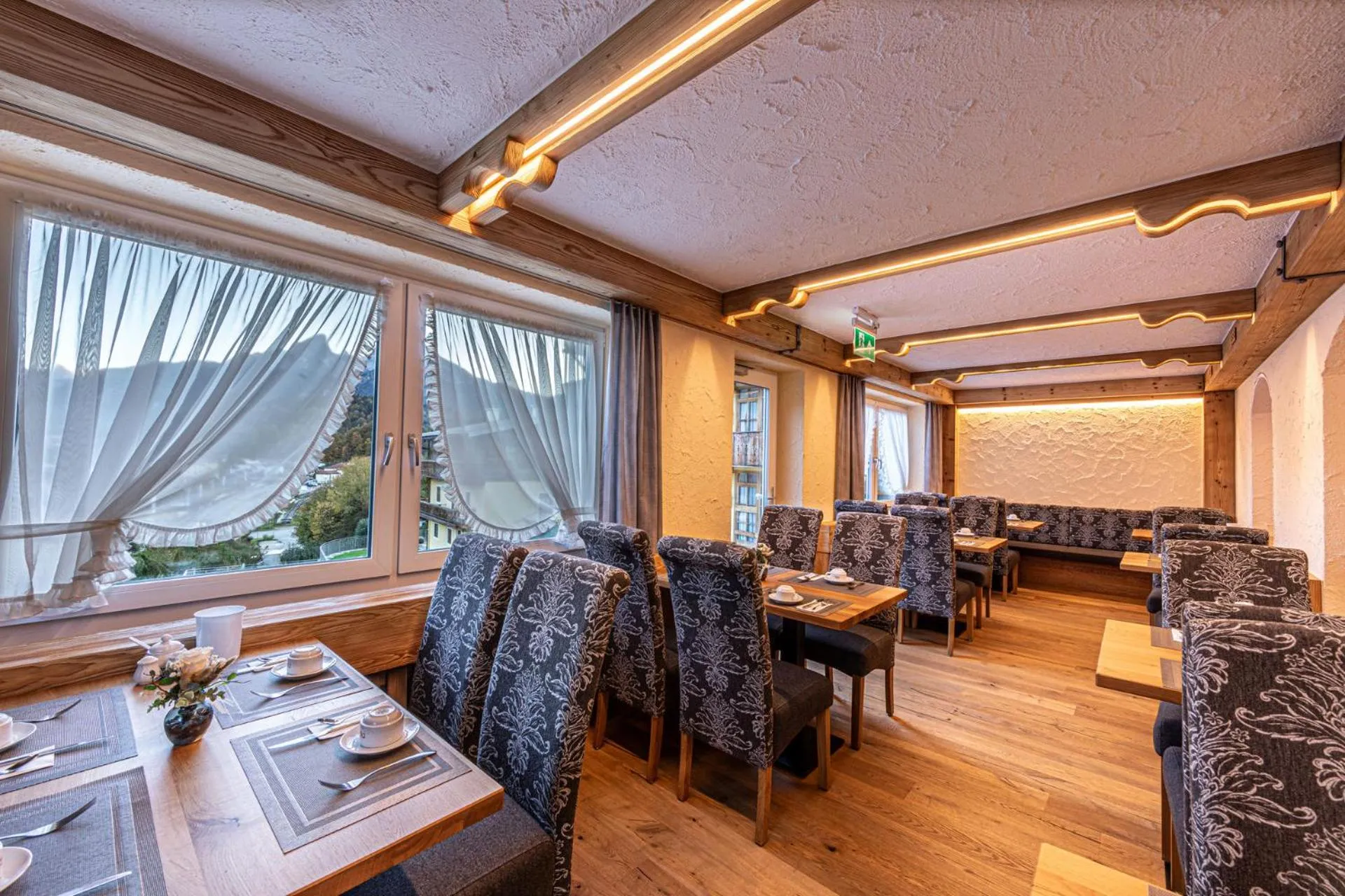 Breakfast in Hotel AlpinaRos