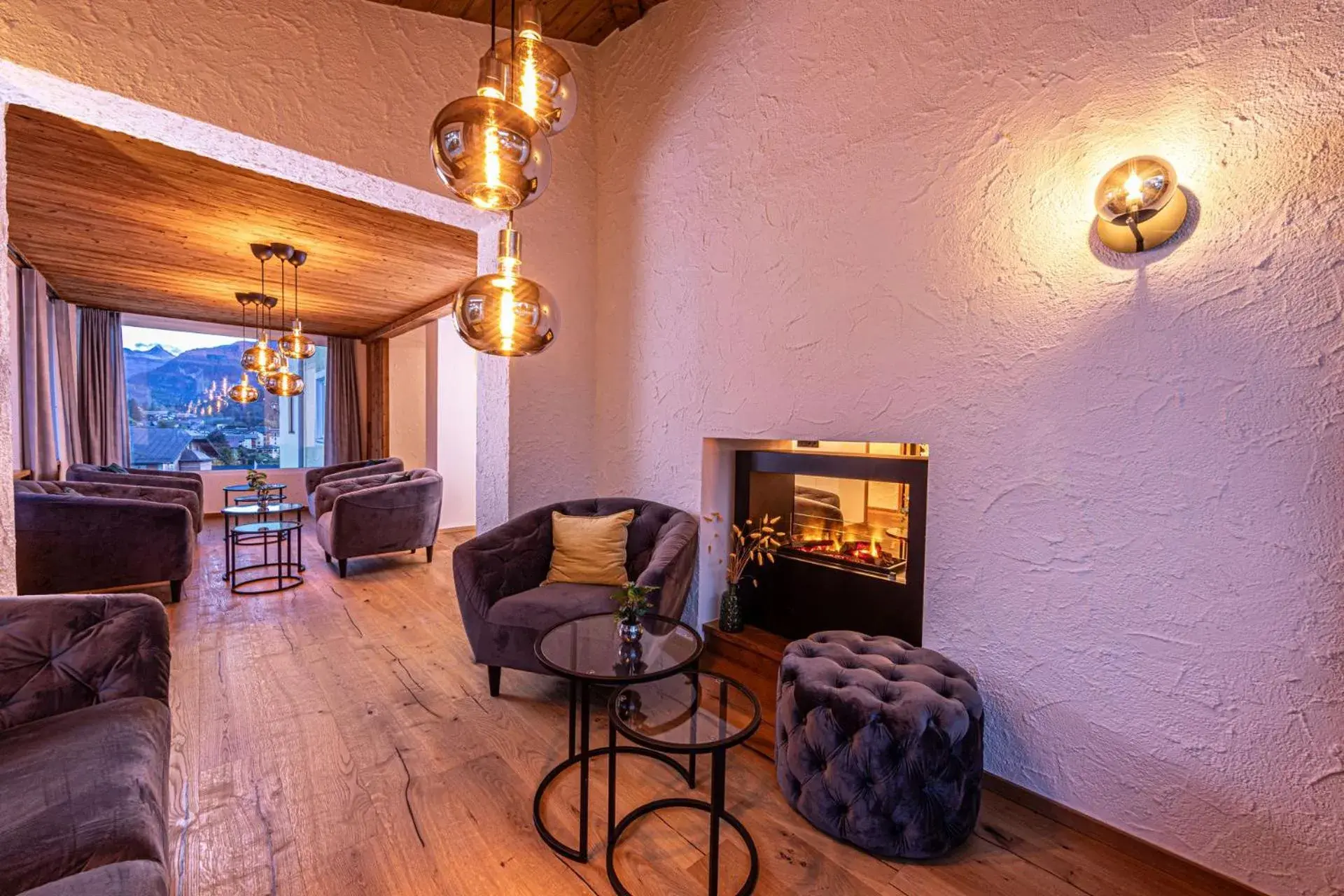 Lobby or reception in Hotel AlpinaRos Lobby or reception in Hotel AlpinaRos