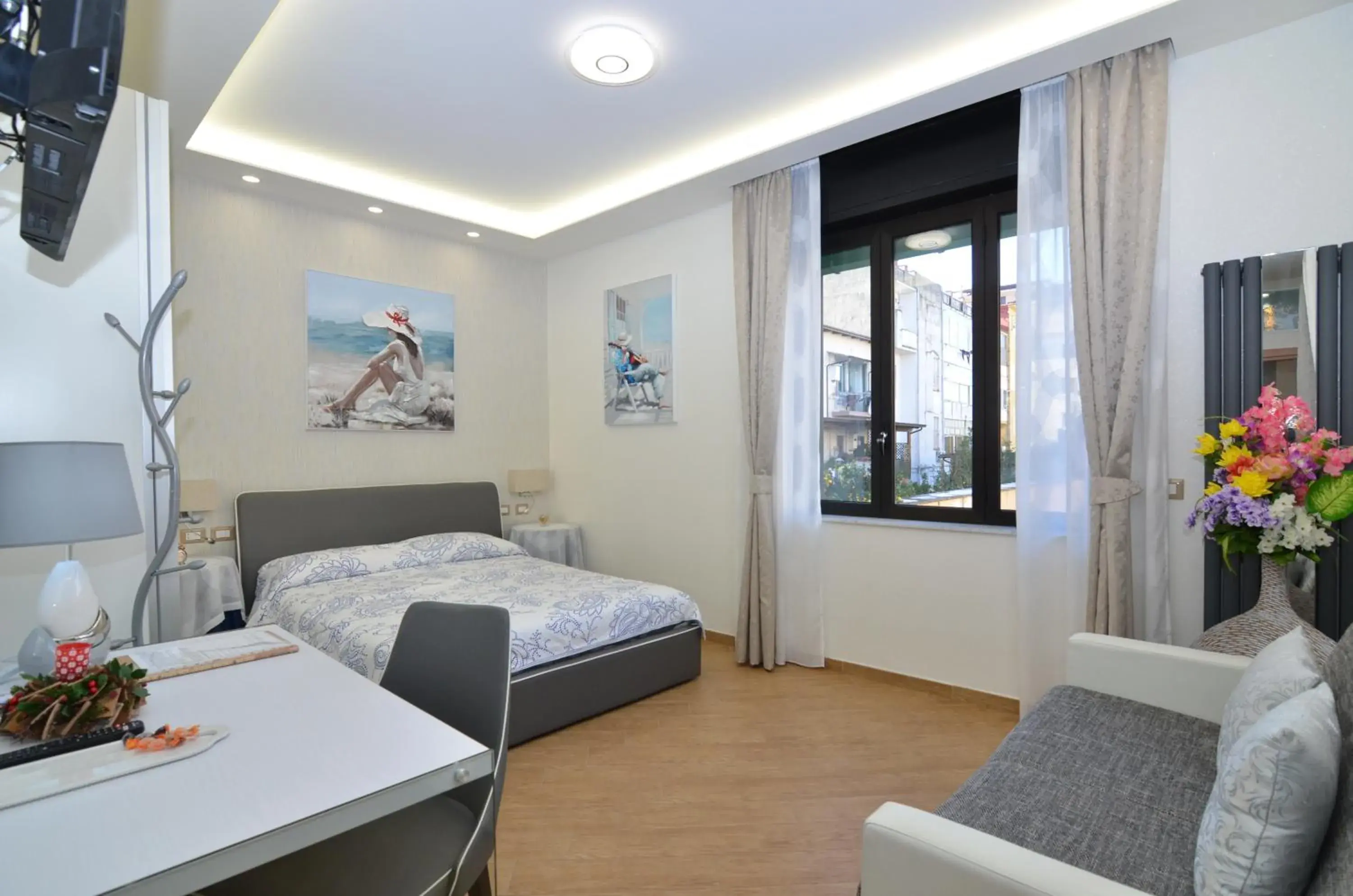 Triple Room with Private Bathroom in Caserta Deluxe Triple Room with Private Bathroom in Caserta Deluxe