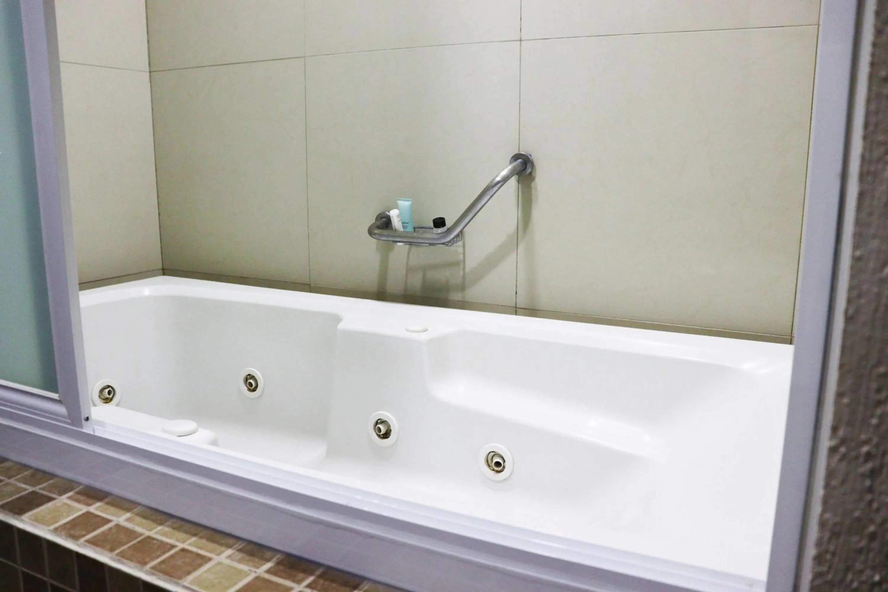 TV and multimedia in Wyndham Garden Aguascalientes Hotel & Casino