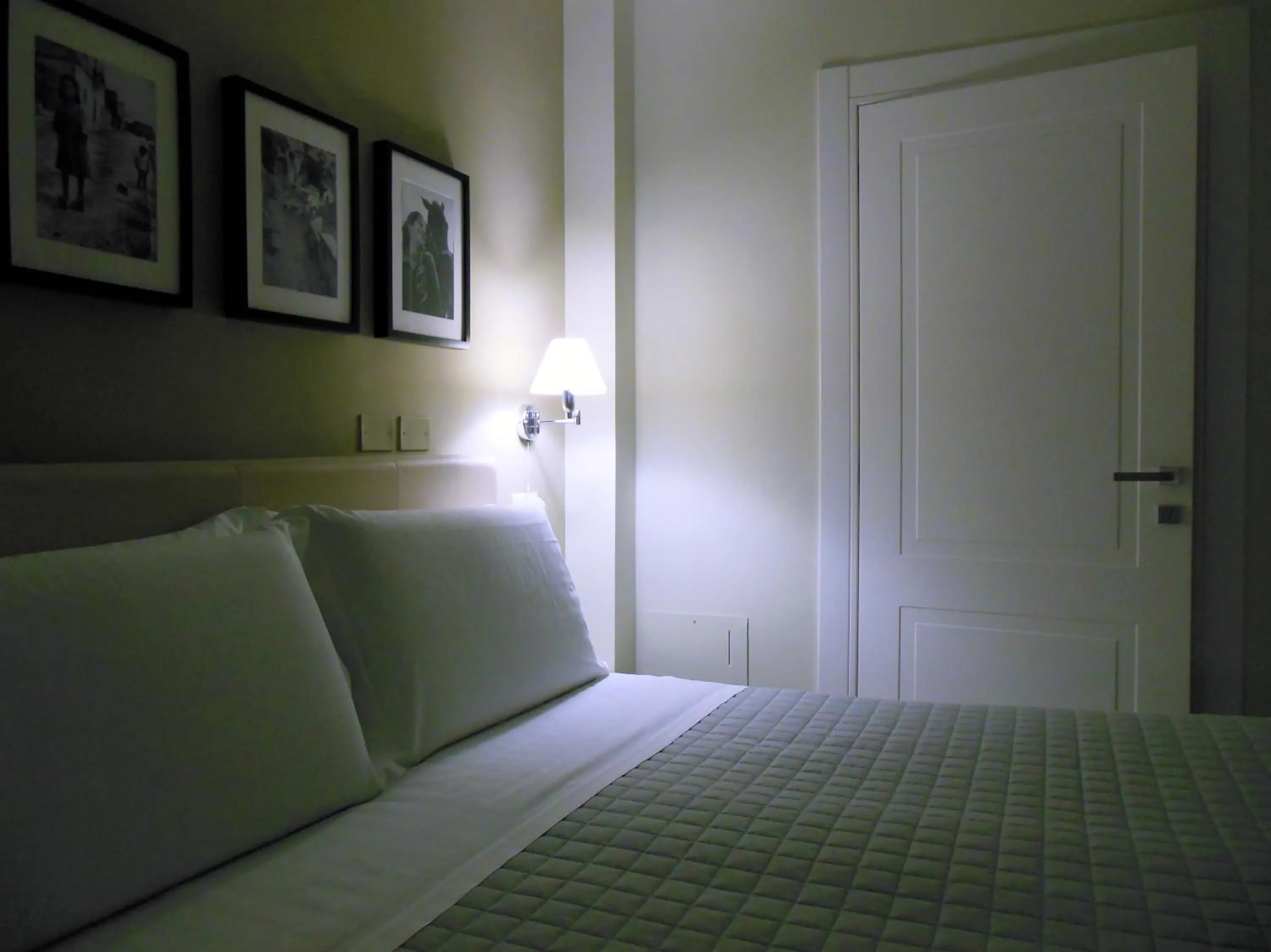 Bedroom, Bed in L'OSPITE - LIFESTYLE RESIDENCE, Design Rooms