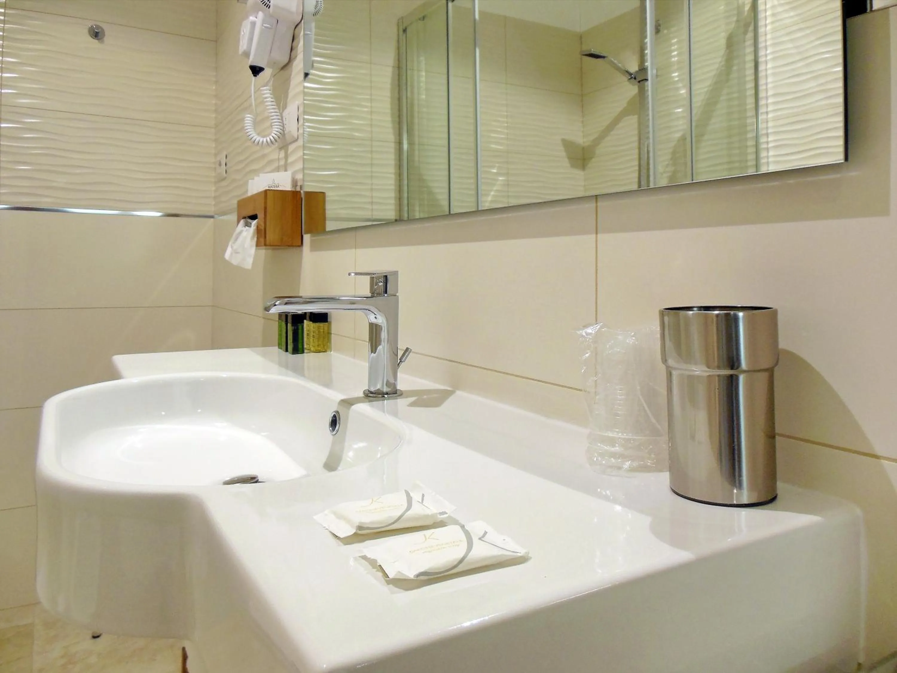 Bathroom in L'OSPITE - LIFESTYLE RESIDENCE, Design Rooms