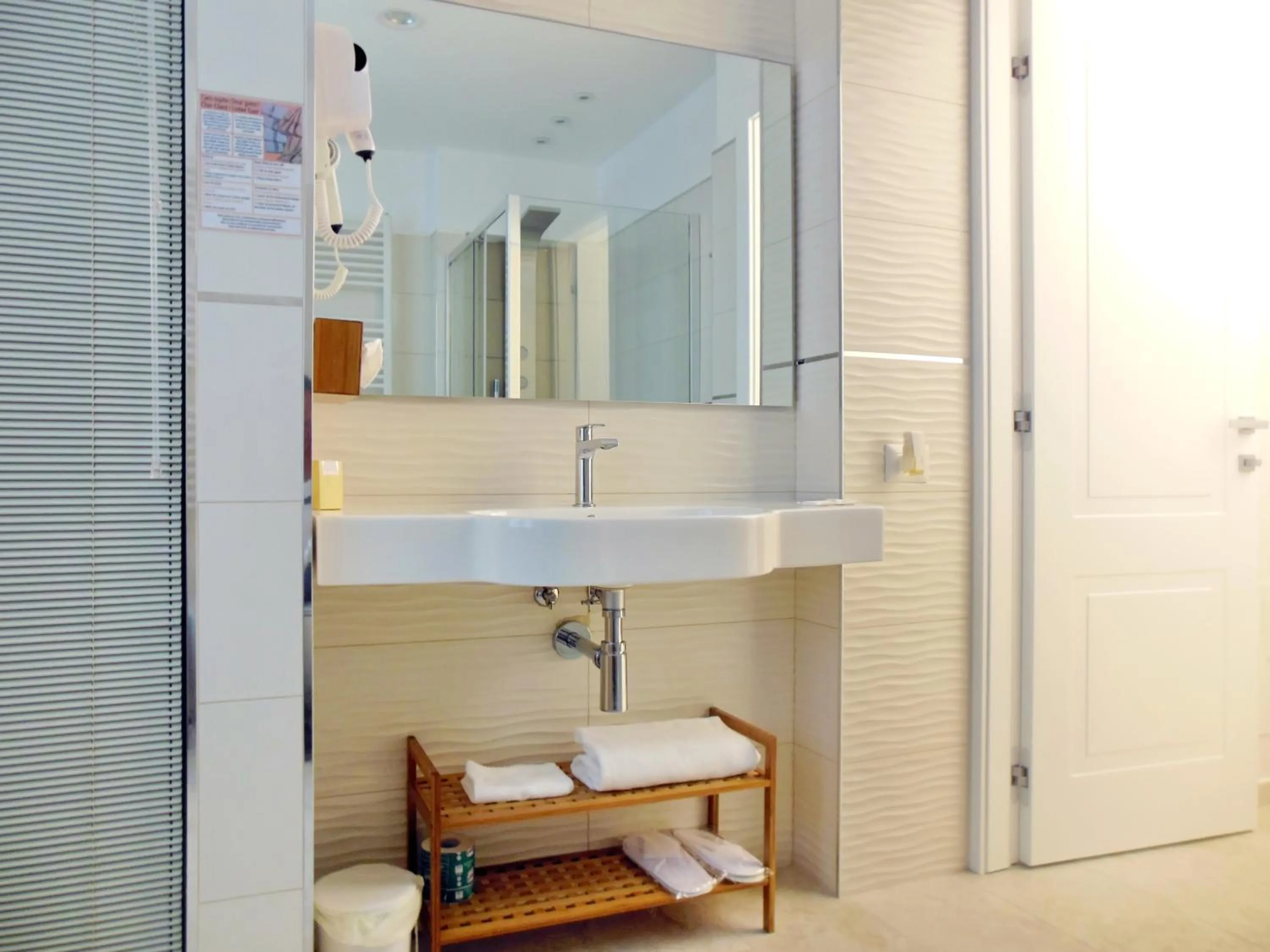 Bathroom in L'OSPITE - LIFESTYLE RESIDENCE, Design Rooms