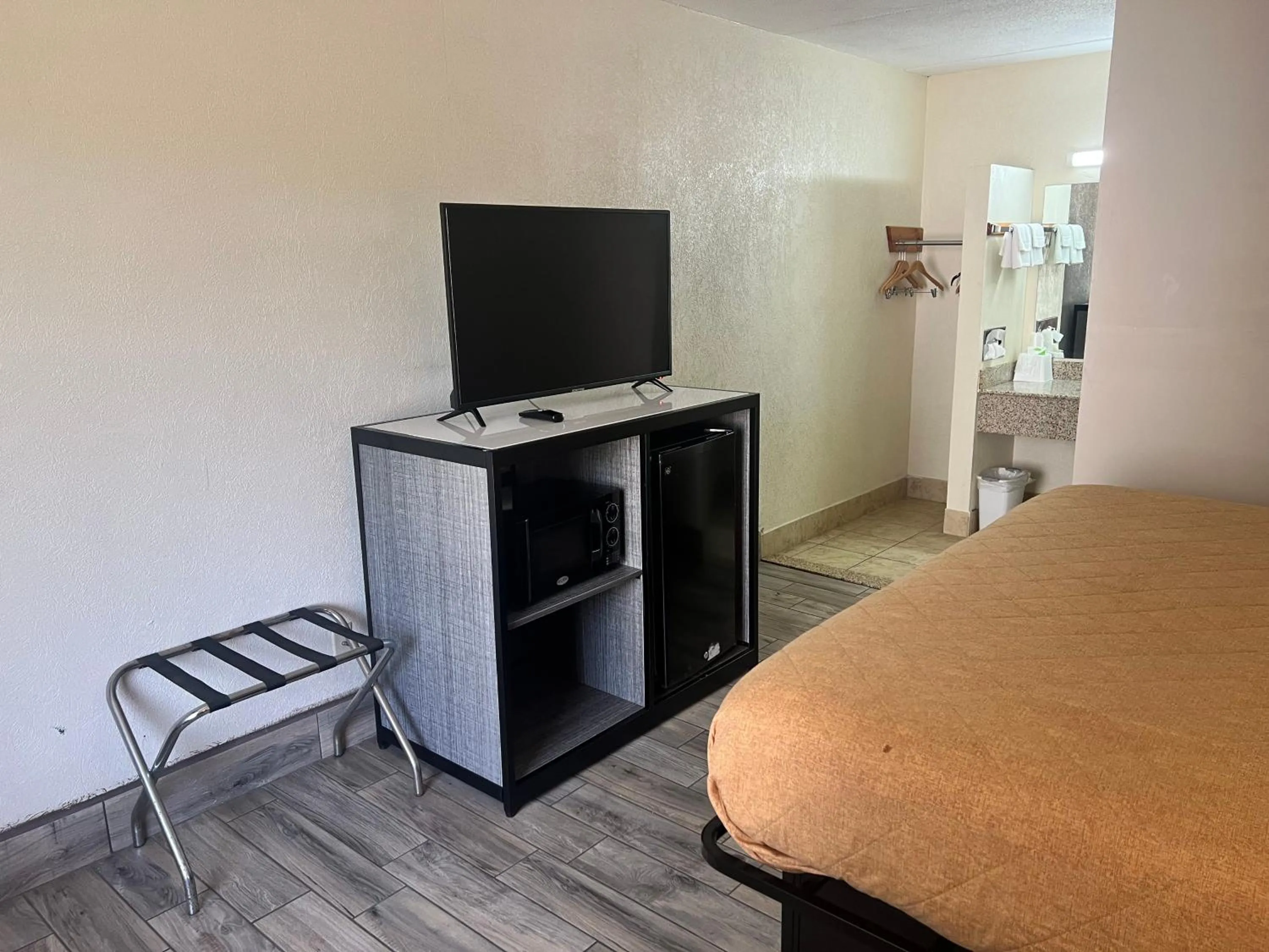 TV and multimedia in Super Inn