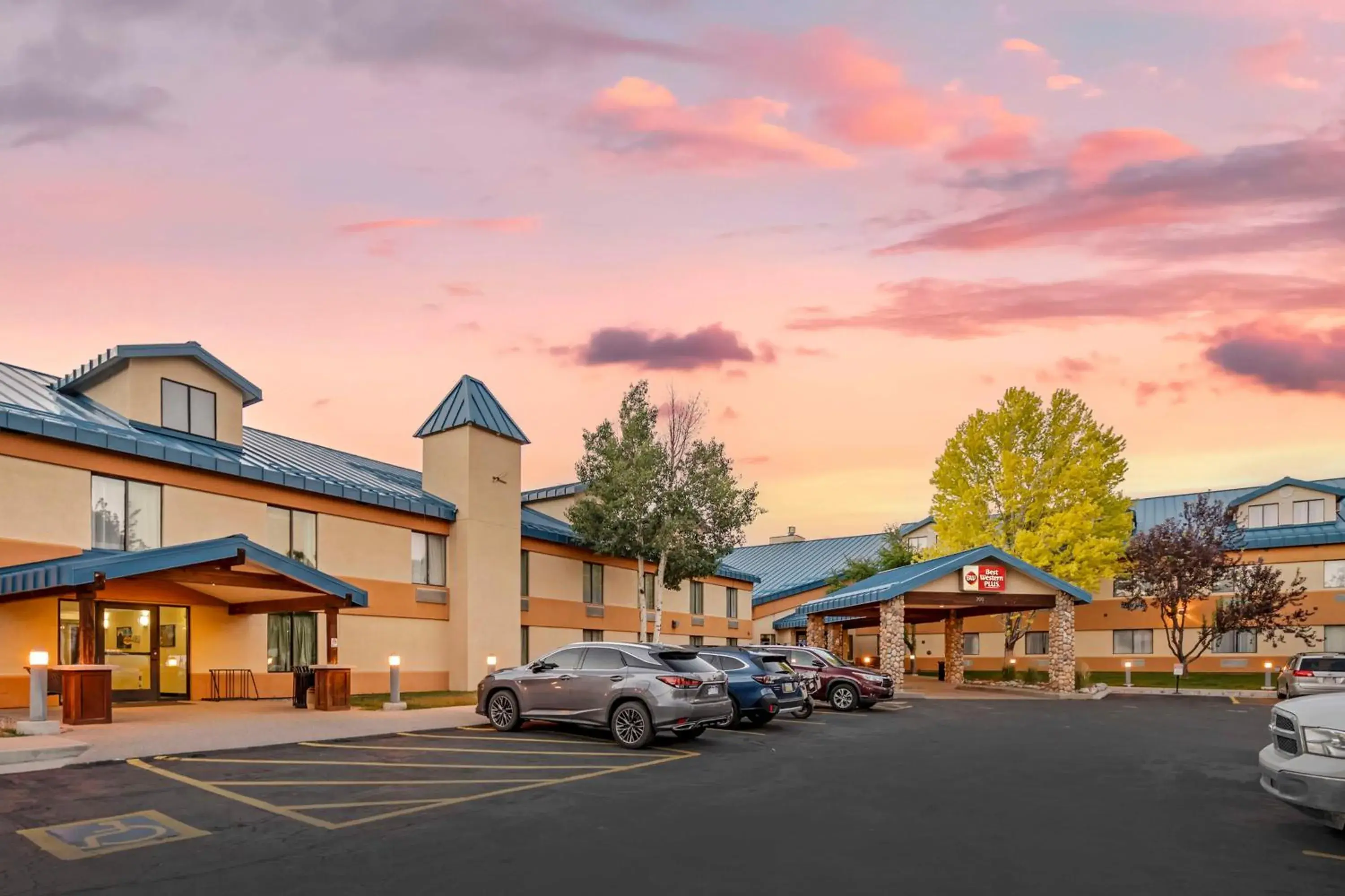 Property building in Best Western Plus Eagle Vail Airport Property building in Best Western Plus Eagle Vail Airport