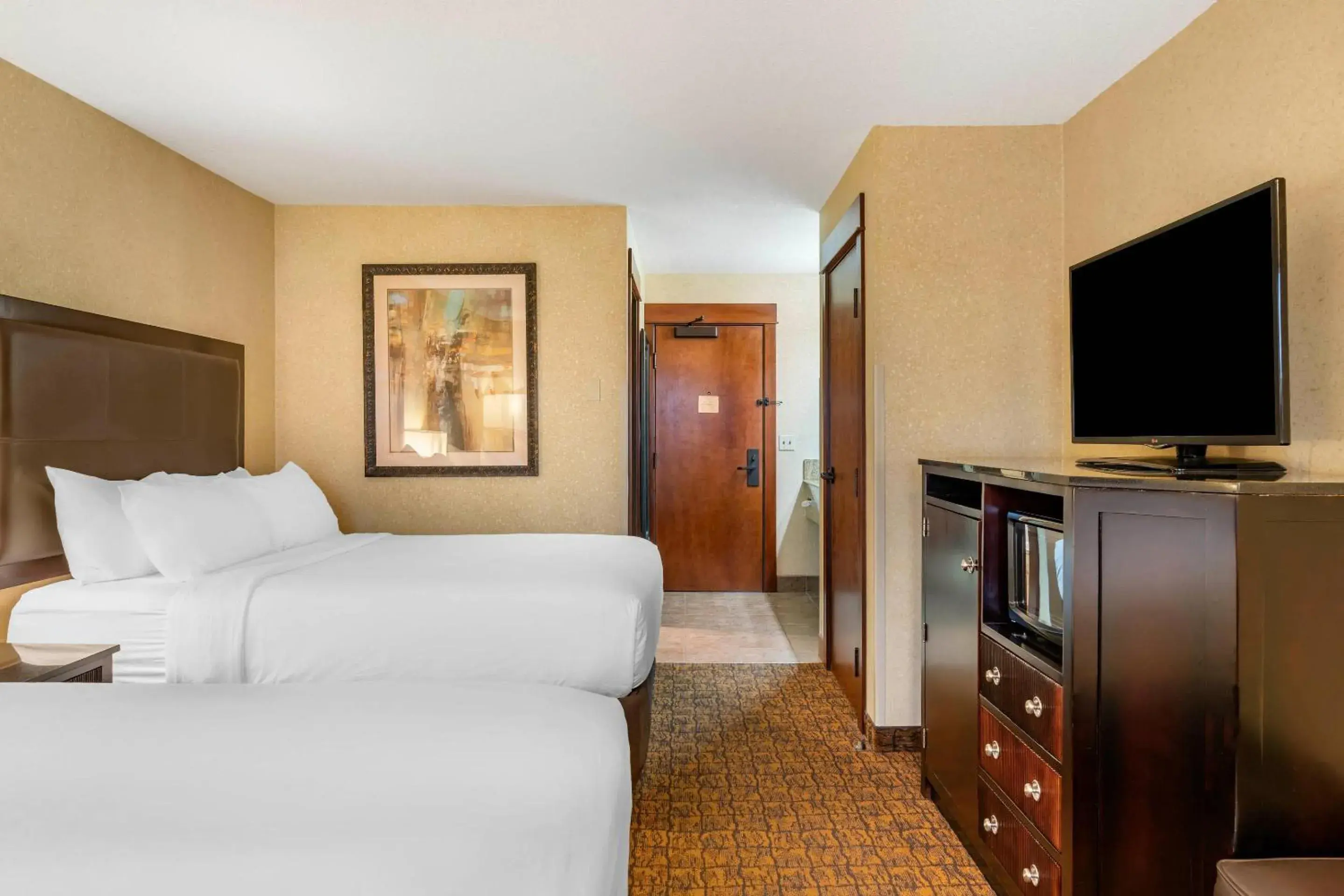 Bedroom, Bed in Lloyd Hotel Astoria Bayfront, an Ascend Collection Hotel Bedroom, Bed in Lloyd Hotel Astoria Bayfront, an Ascend Collection Hotel