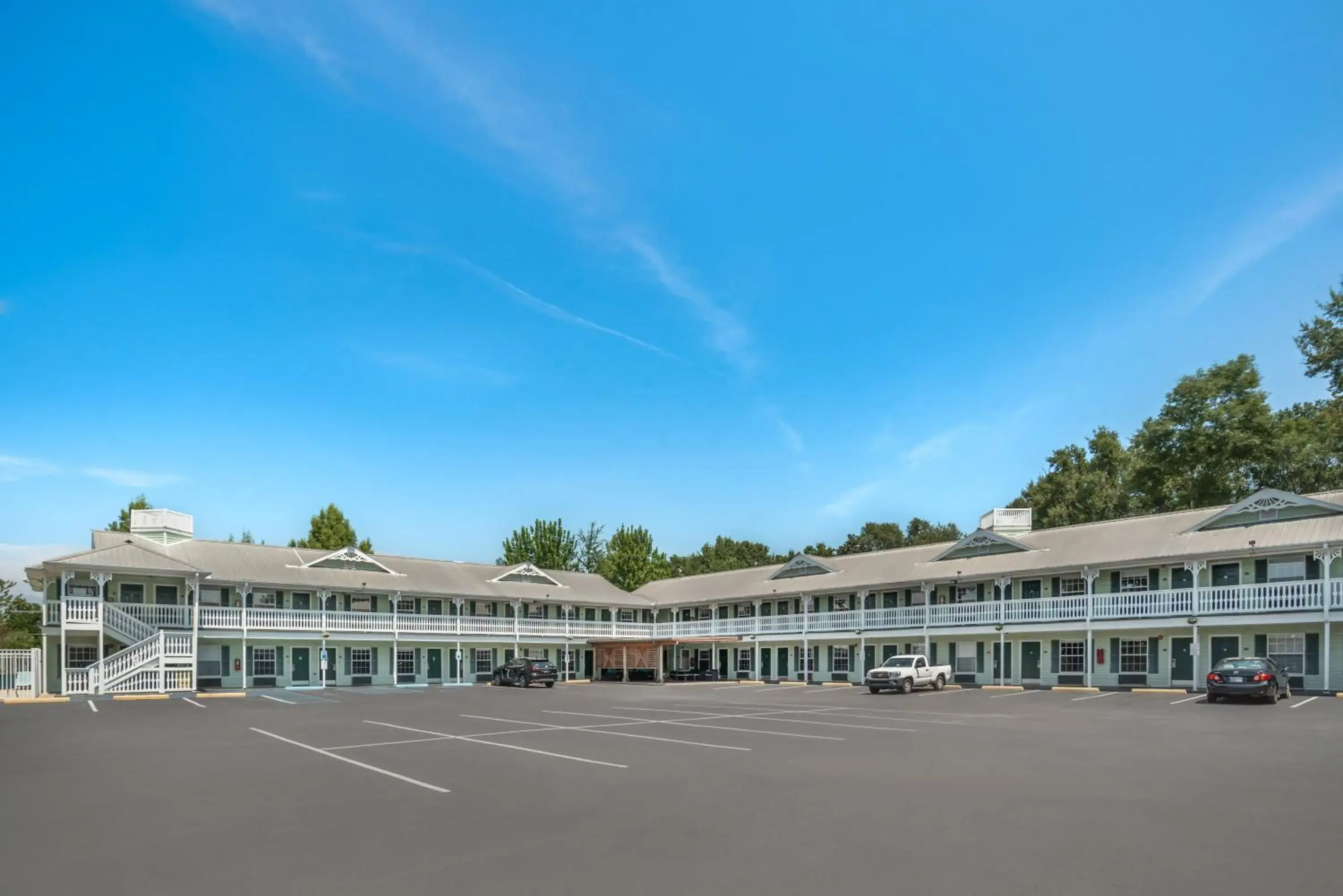 Property building in Key West Inn - Fairhope Property building in Key West Inn - Fairhope