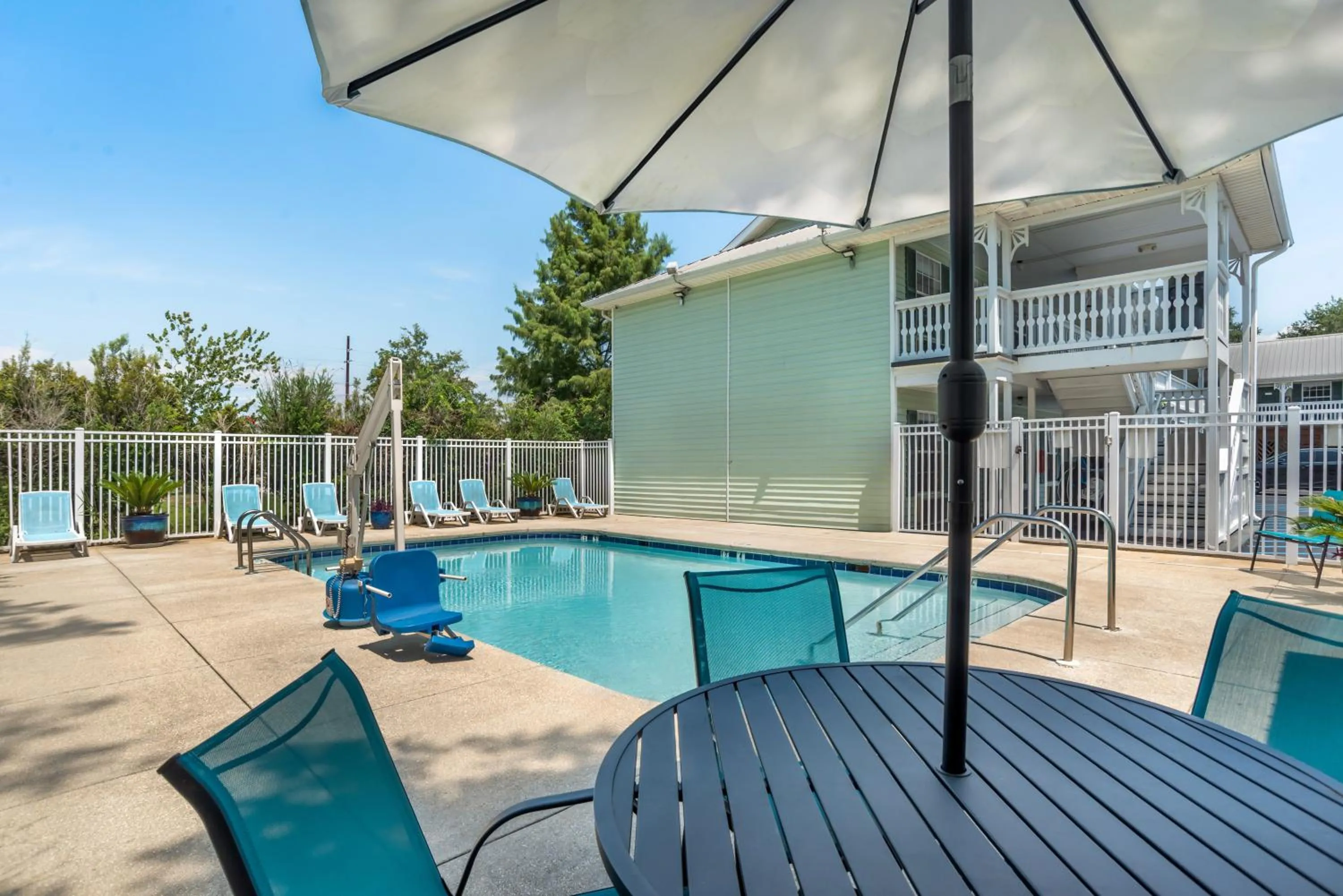 Swimming pool in Key West Inn - Fairhope