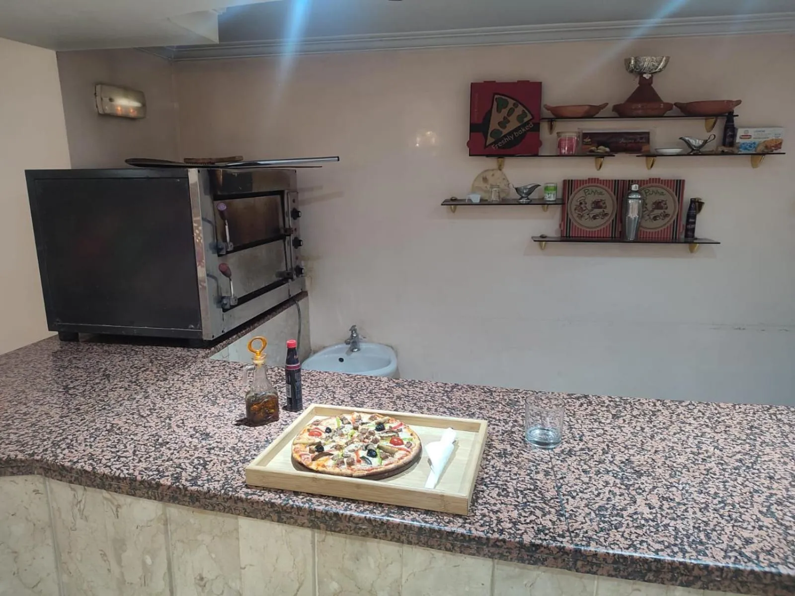 Restaurant/places to eat in Perla Hôtel