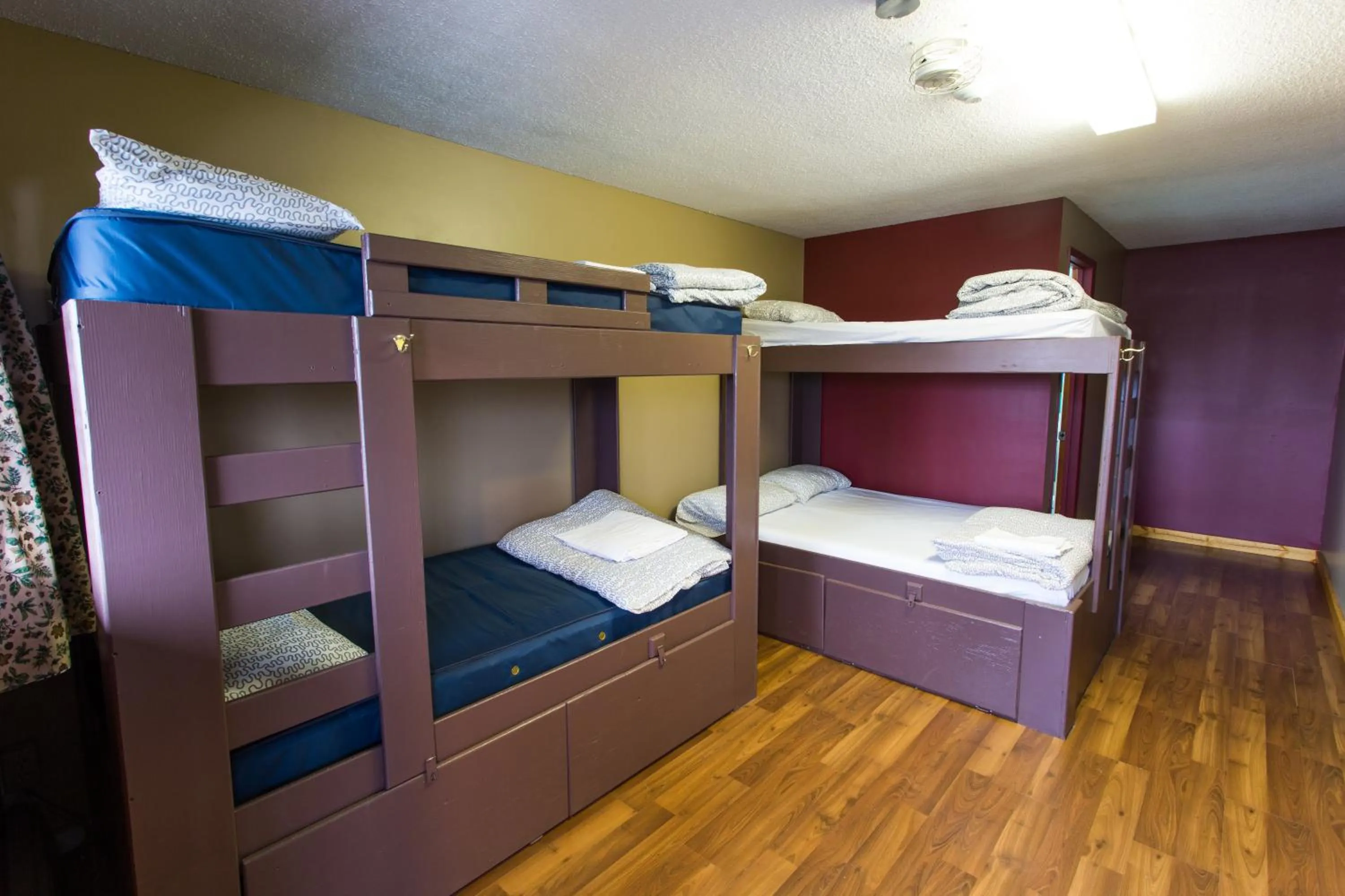 Photo of the whole room, Bed in The Raging Elk Adventure Lodging