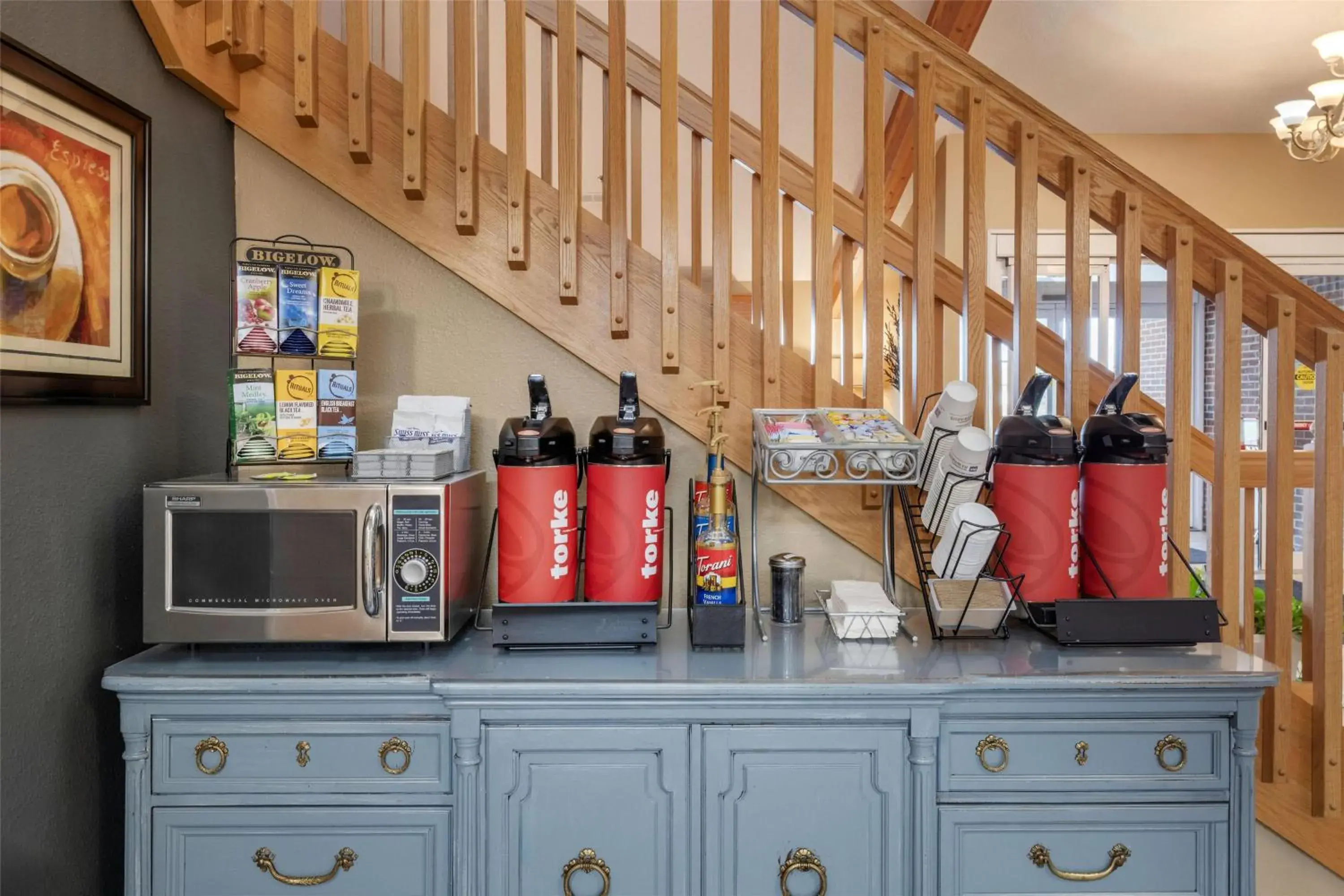 Breakfast in SureStay Plus Hotel by Best Western Litchfield Breakfast in SureStay Plus Hotel by Best Western Litchfield