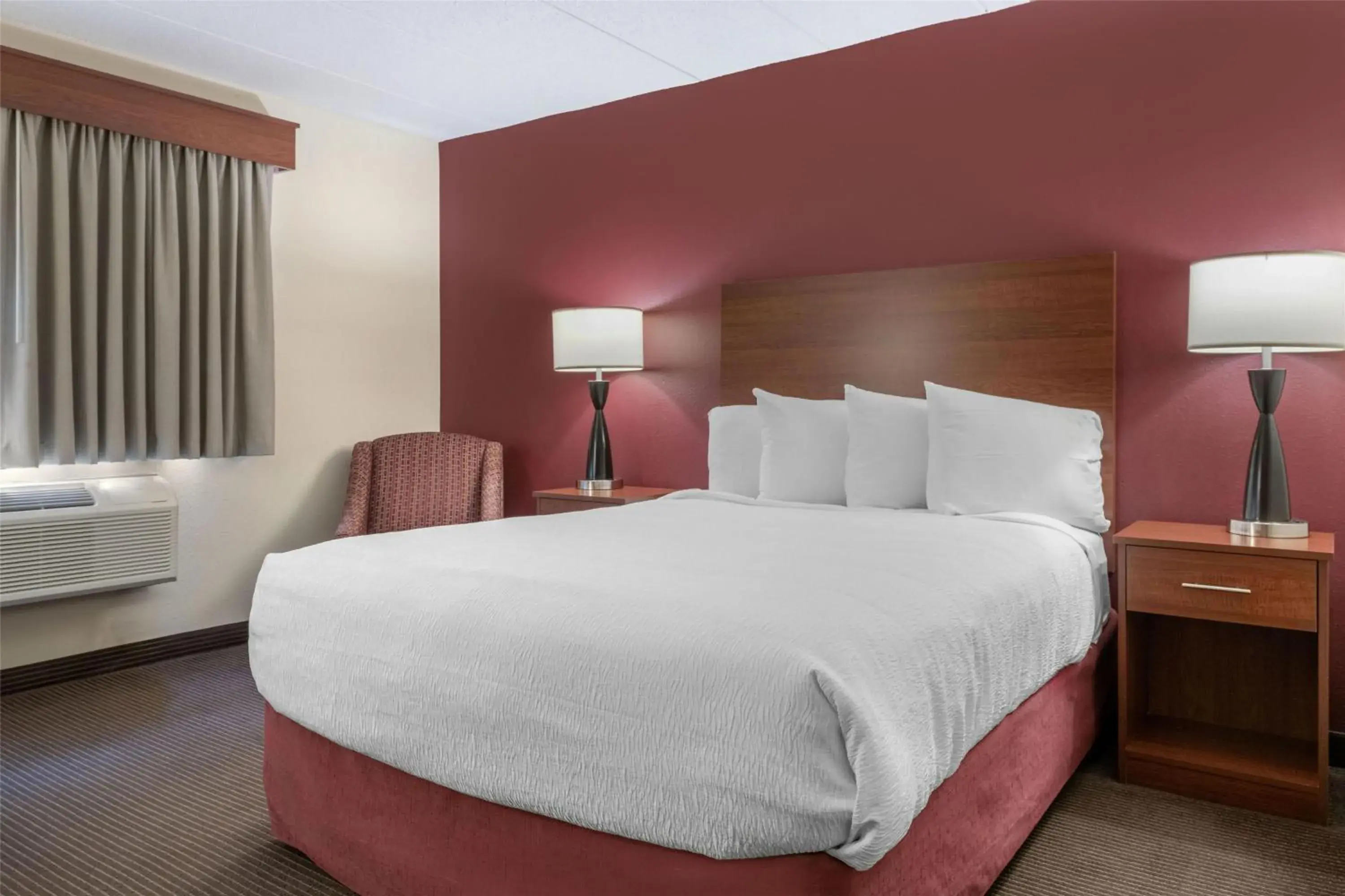 Queen Room - Mobility Access in SureStay Plus Hotel by Best Western Litchfield Queen Room - Mobility Access in SureStay Plus Hotel by Best Western Litchfield