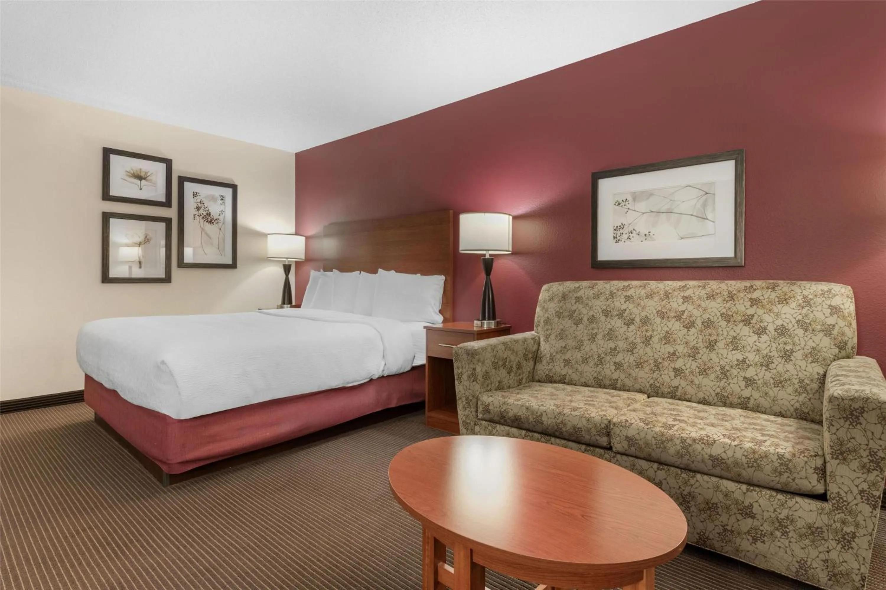 Bedroom, Bed in SureStay Plus Hotel by Best Western Litchfield