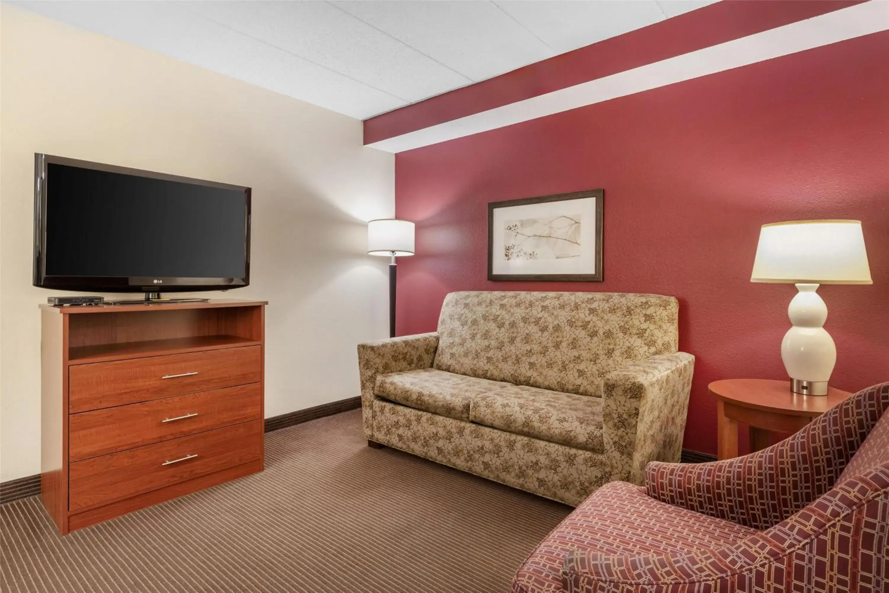 Bedroom in SureStay Plus Hotel by Best Western Litchfield Bedroom in SureStay Plus Hotel by Best Western Litchfield