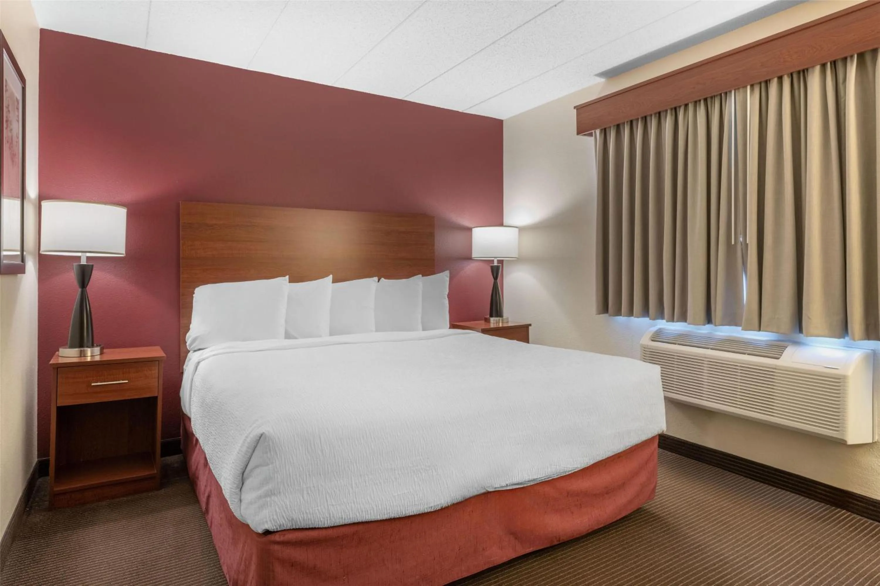 Bedroom, Bed in SureStay Plus Hotel by Best Western Litchfield