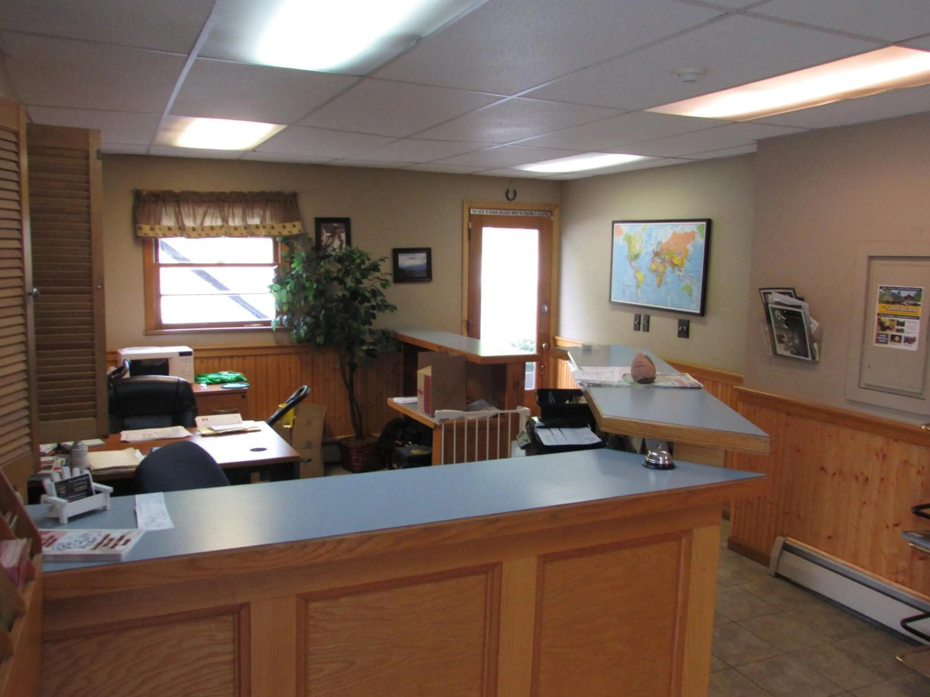 Lobby or reception in The Lake George Inn