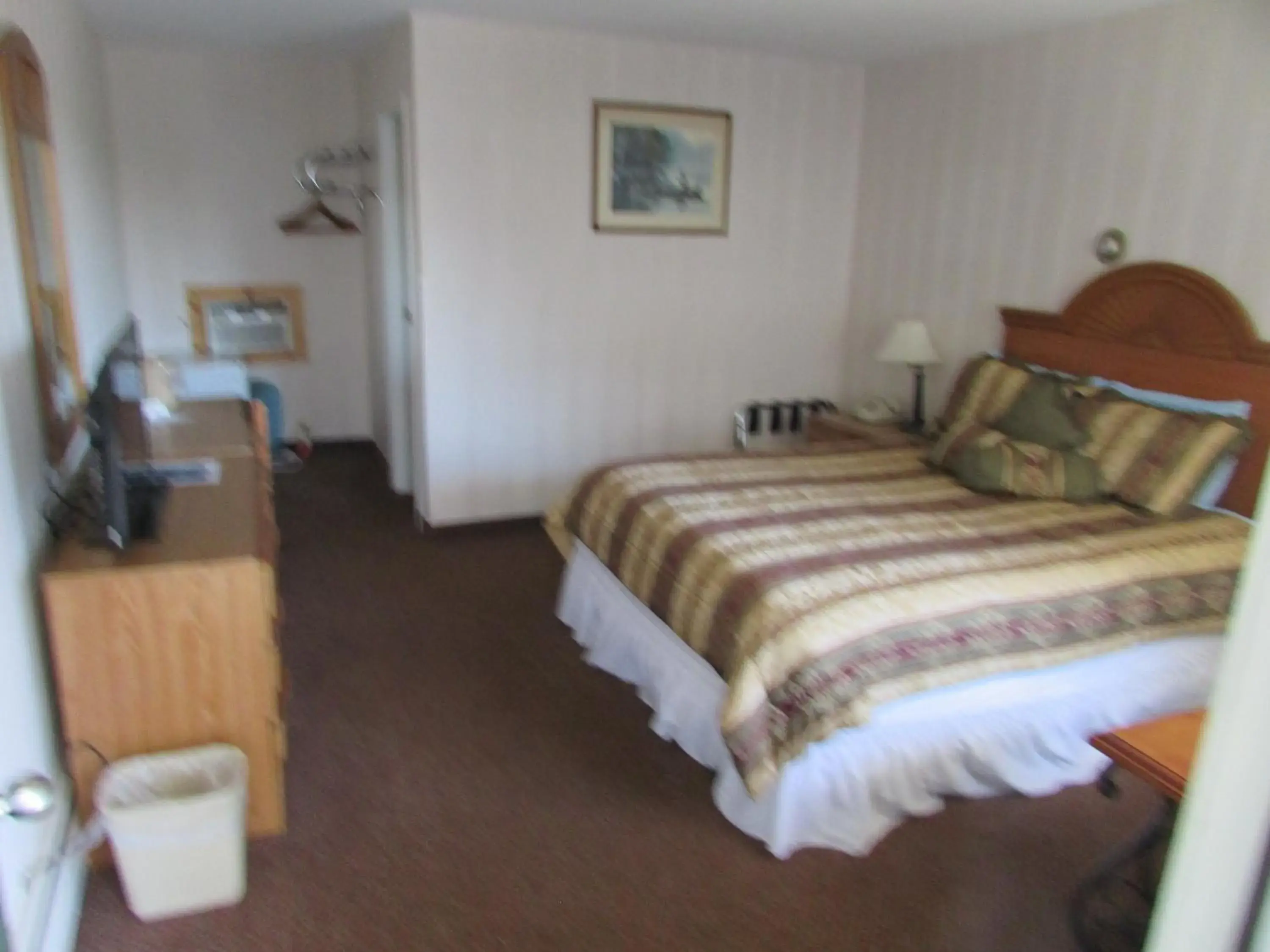 Standard King Room in The Lake George Inn Standard King Room in The Lake George Inn