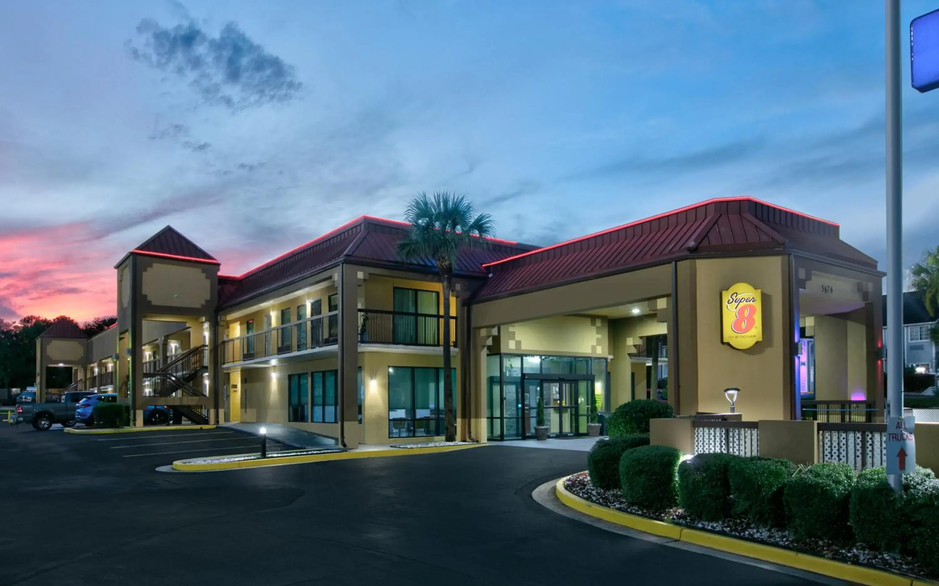 Property building in Super 8 by Wyndham Mobile/Tillmans Corner Property building in Super 8 by Wyndham Mobile/Tillmans Corner