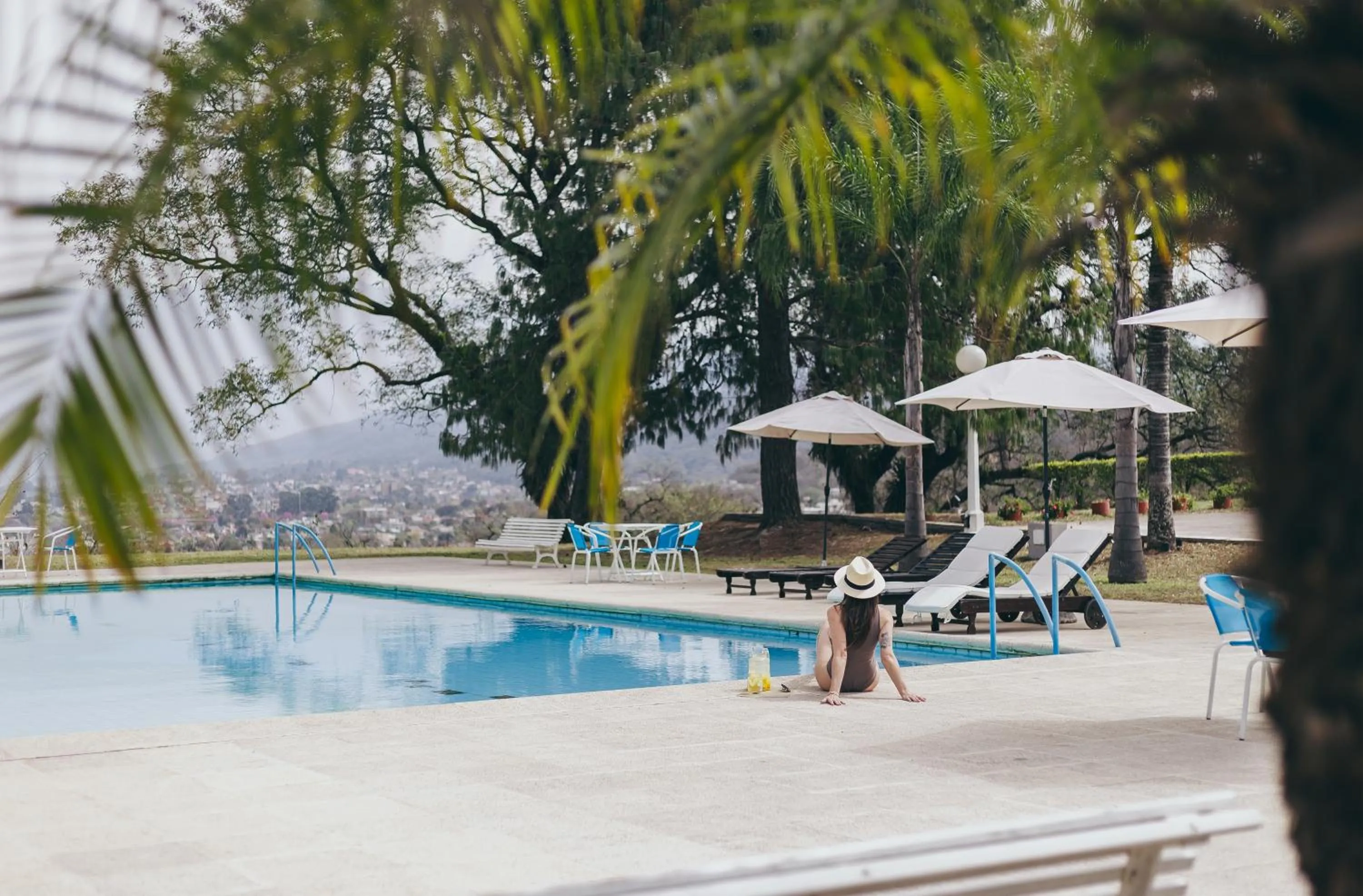 Swimming pool in Altos de la Viña, Wine Hotel & Spa