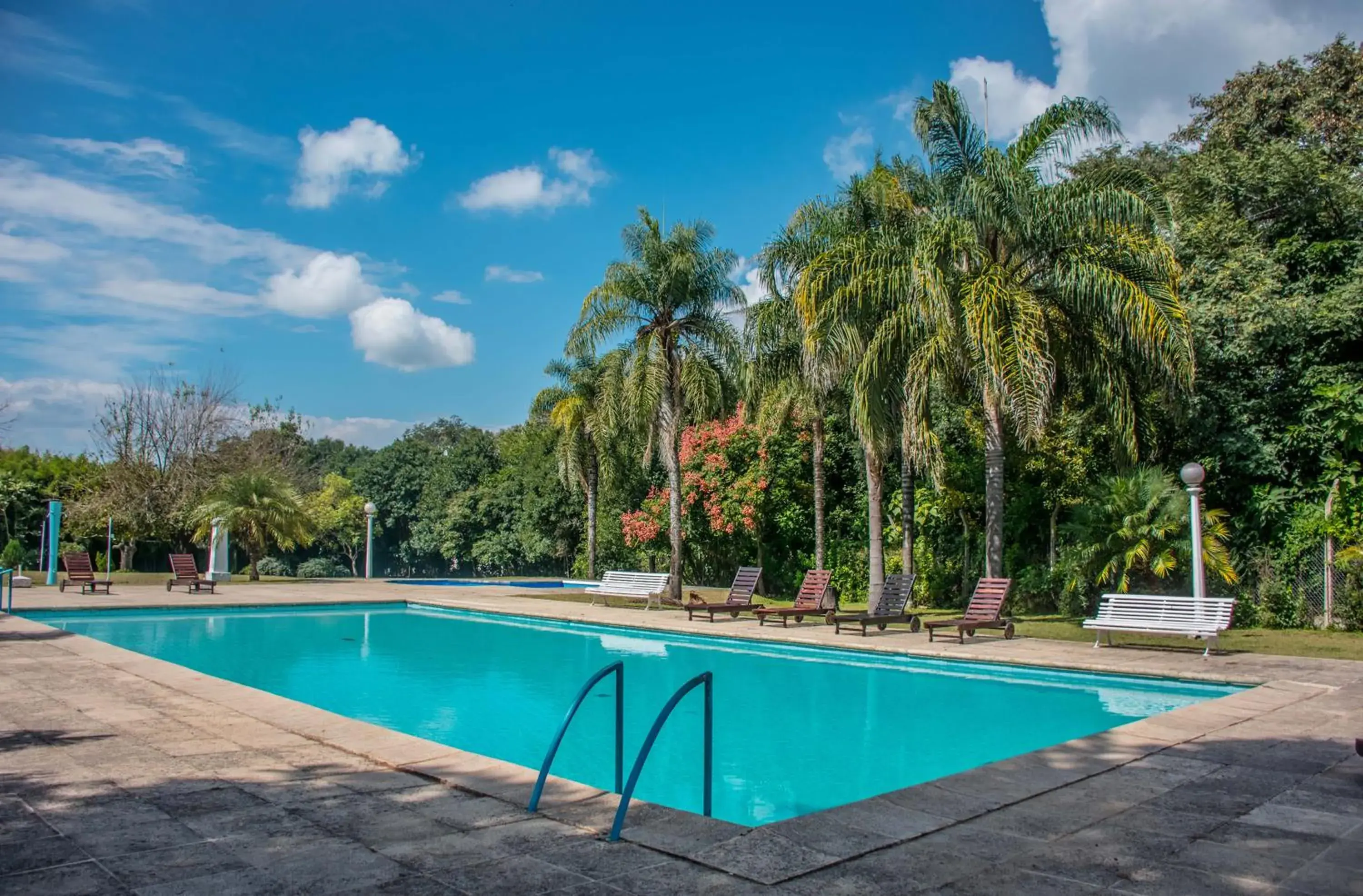 Swimming pool in Altos de la Viña, Wine Hotel & Spa Swimming pool in Altos de la Viña, Wine Hotel & Spa