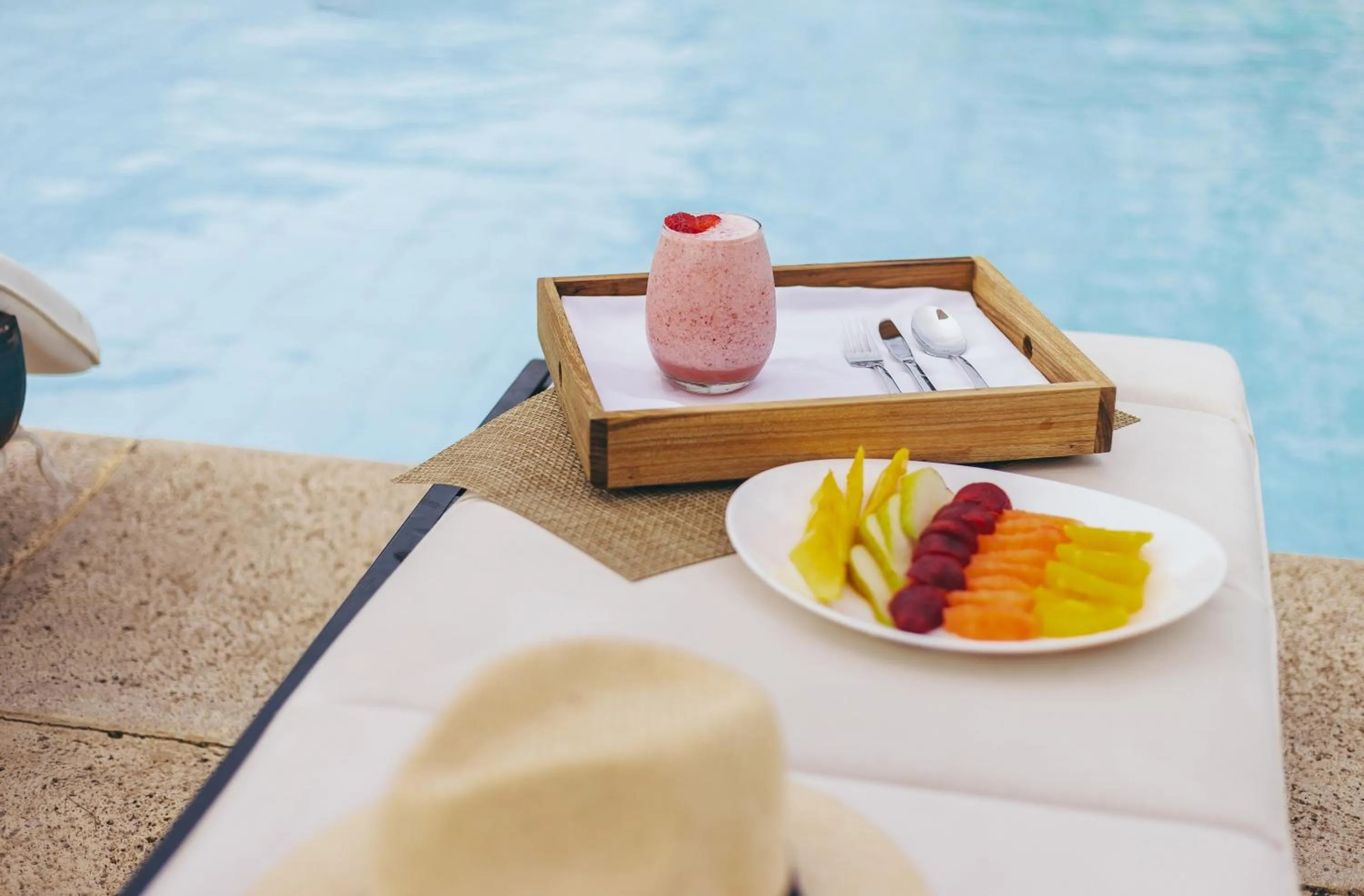 Swimming pool in Altos de la Viña, Wine Hotel & Spa