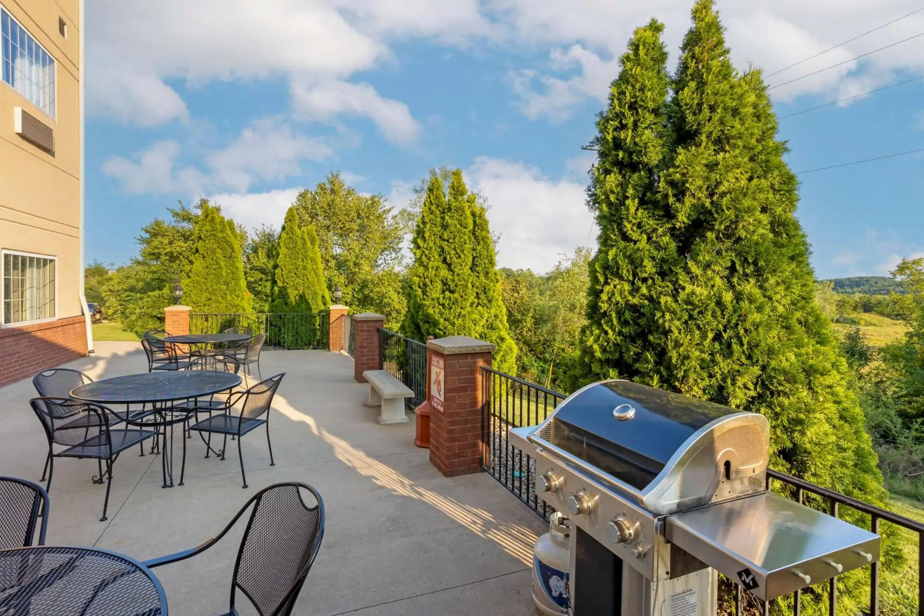 Property building in Best Western Plus Capital Inn Property building in Best Western Plus Capital Inn