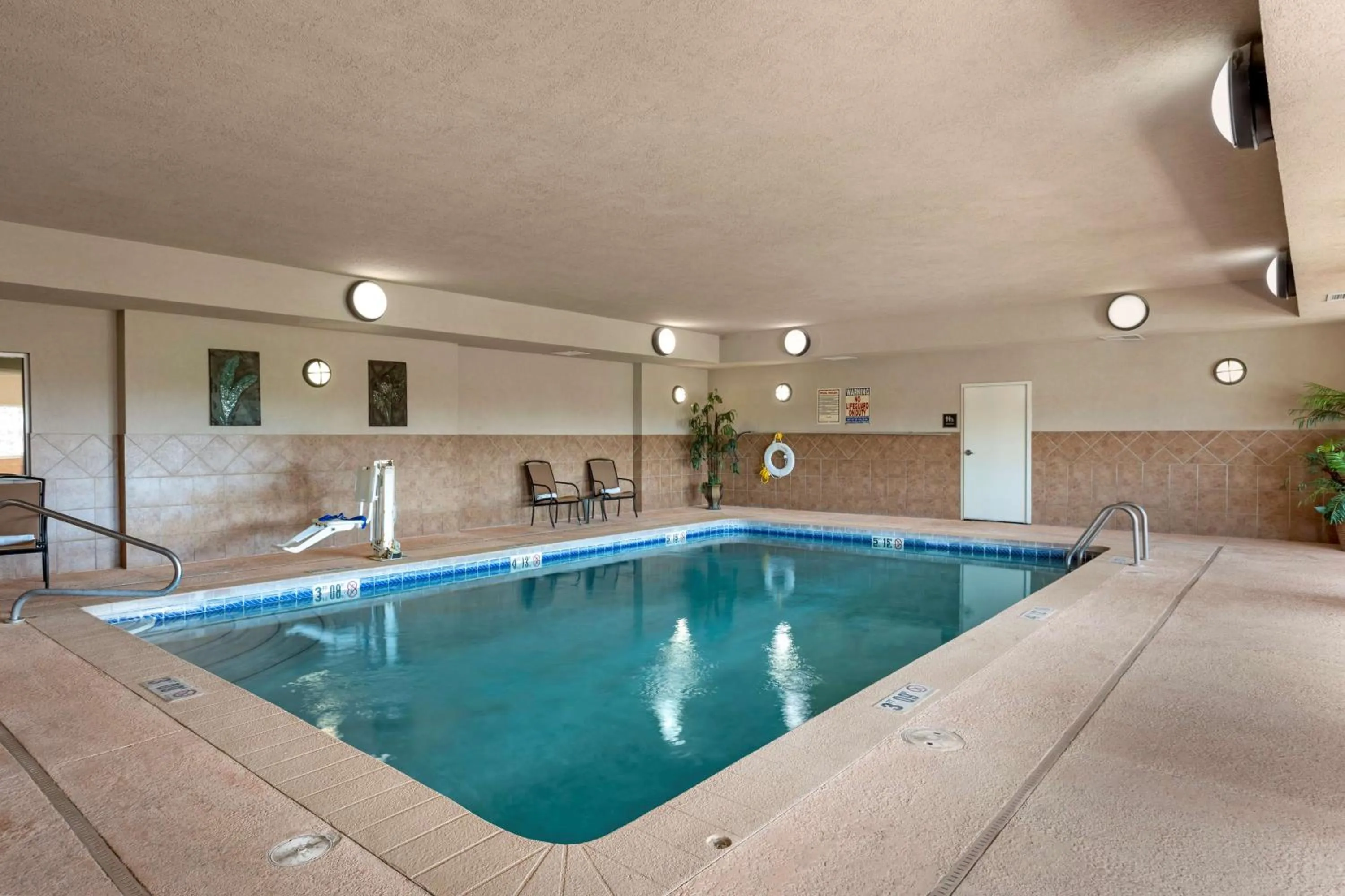 Pool view in Best Western Plus Capital Inn