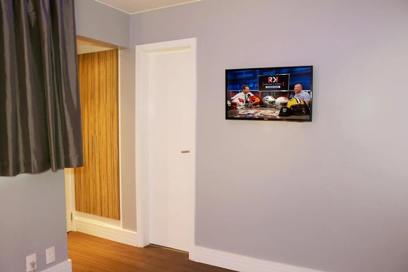 TV and multimedia in Hotel Praia Grande Niterói