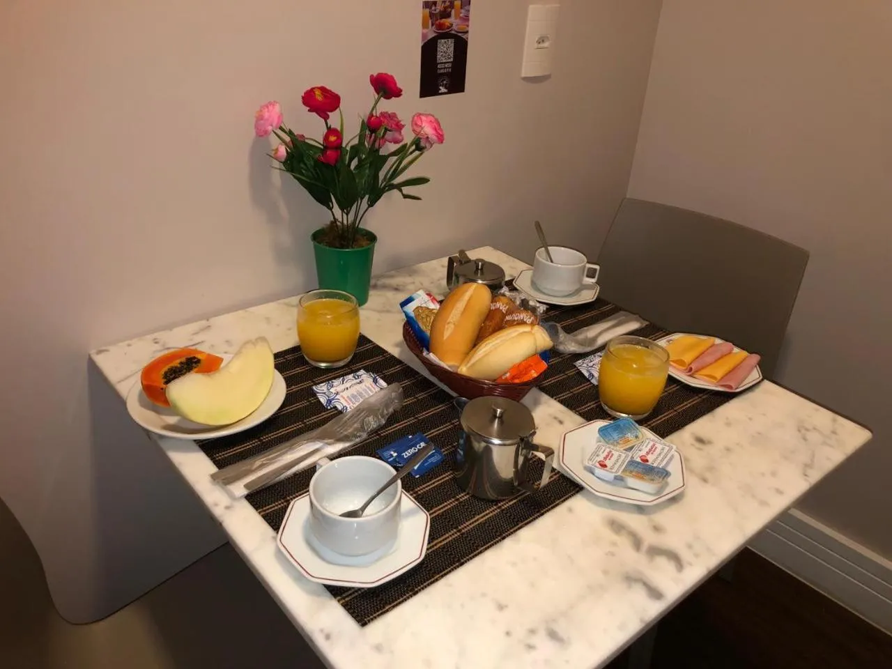 Breakfast in Hotel Praia Grande Niterói