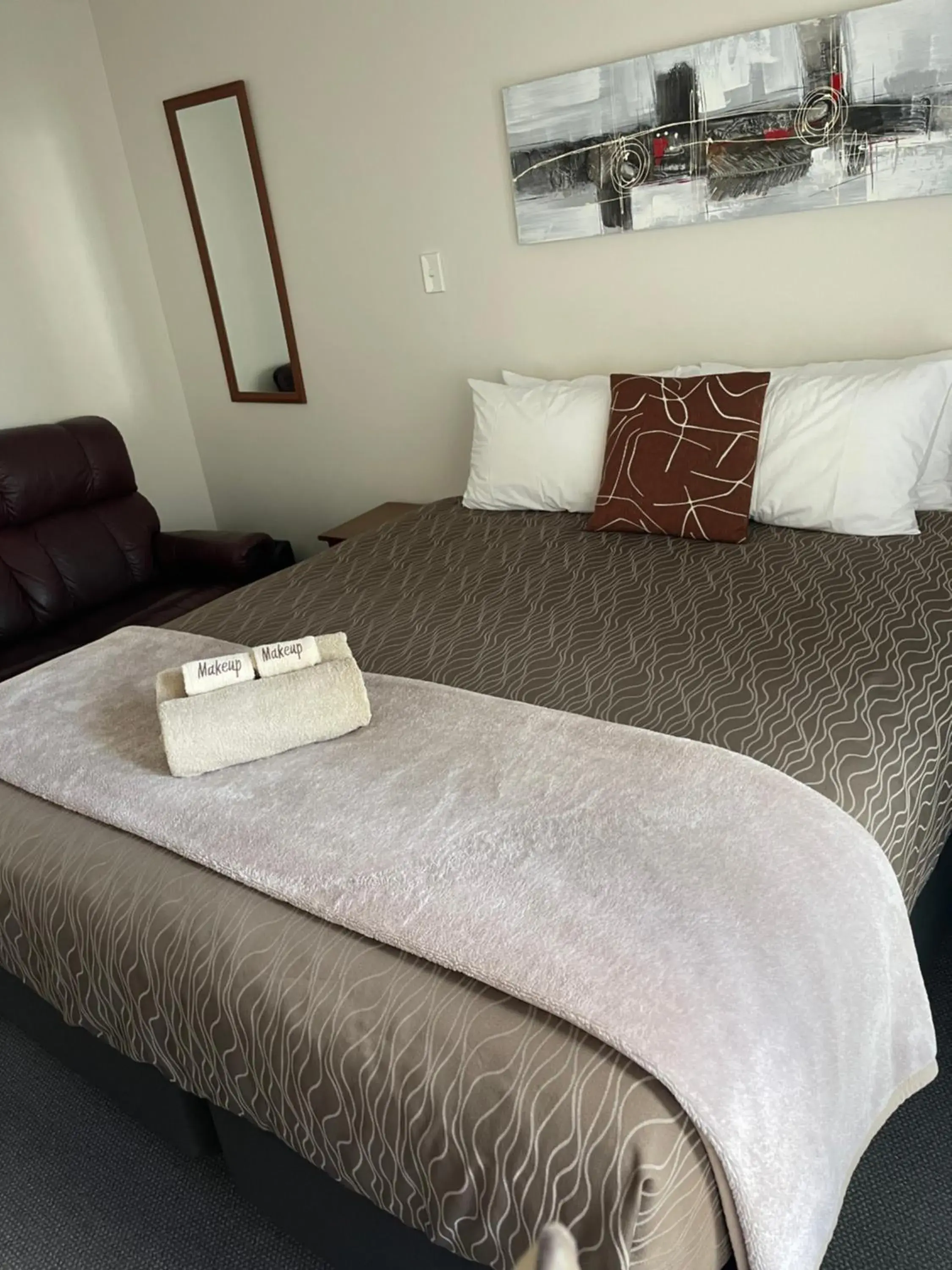 Bed in Amalfi Motor Lodge Bed in Amalfi Motor Lodge