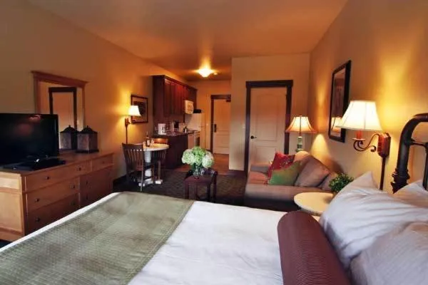 Bedroom, Bed in Homestead Resort