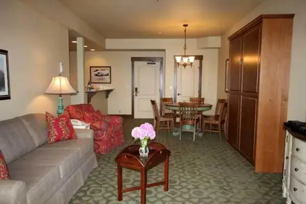 Living room in Homestead Resort Living room in Homestead Resort