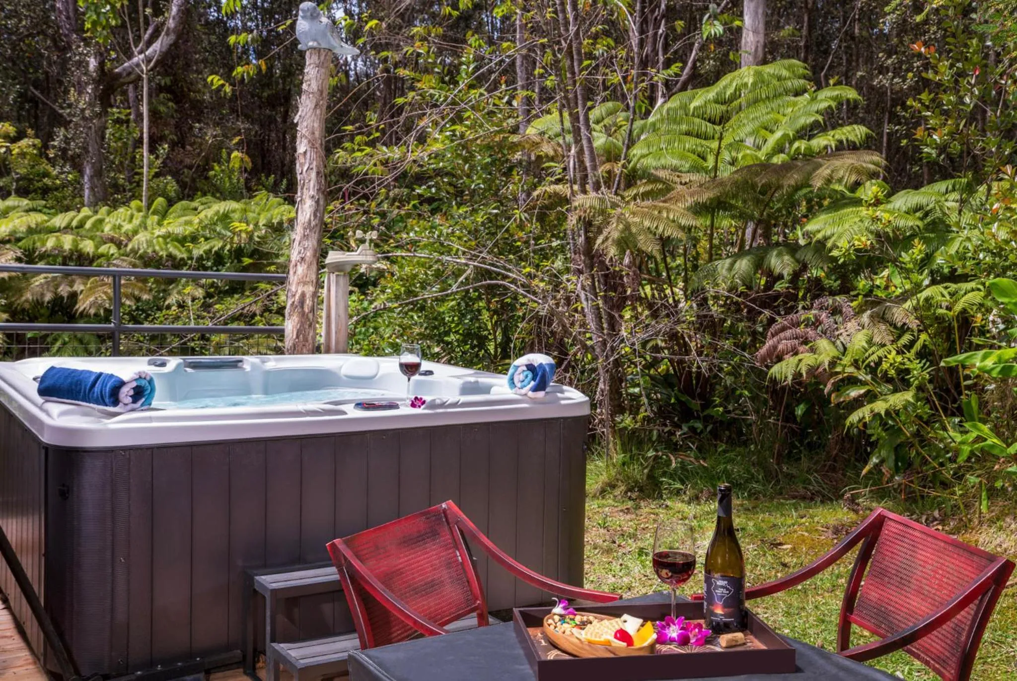 Hot Tub in Volcano Village Estates