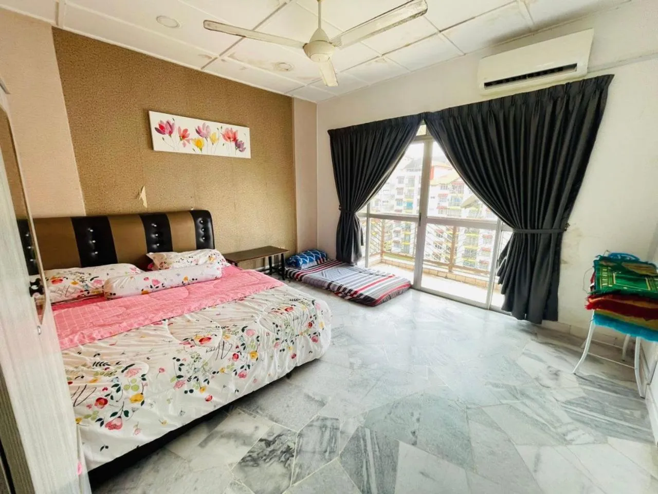 Bed in PD Laguna Resort Holiday