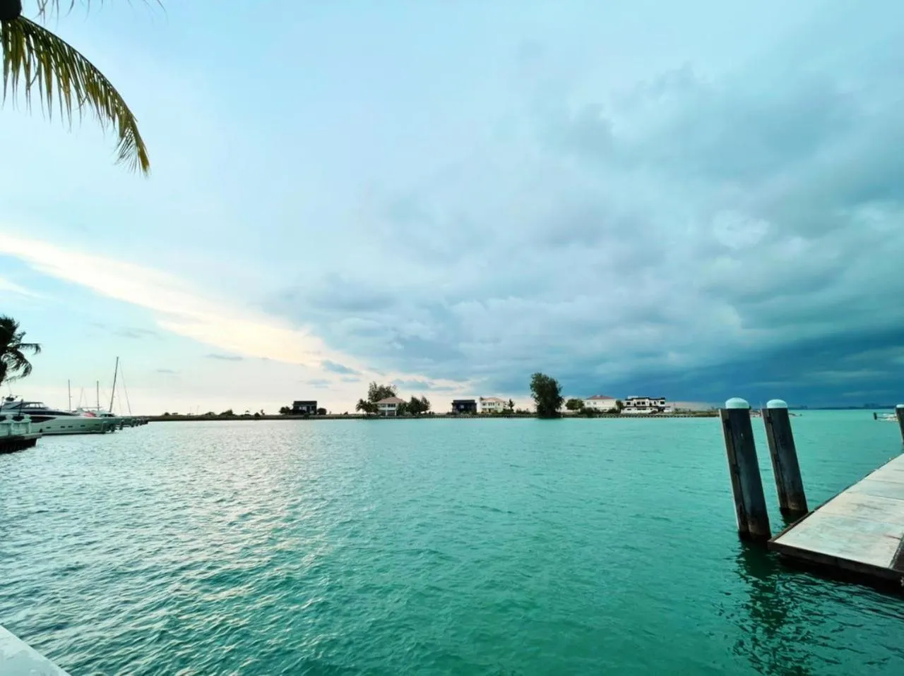 PD Laguna Resort Holiday