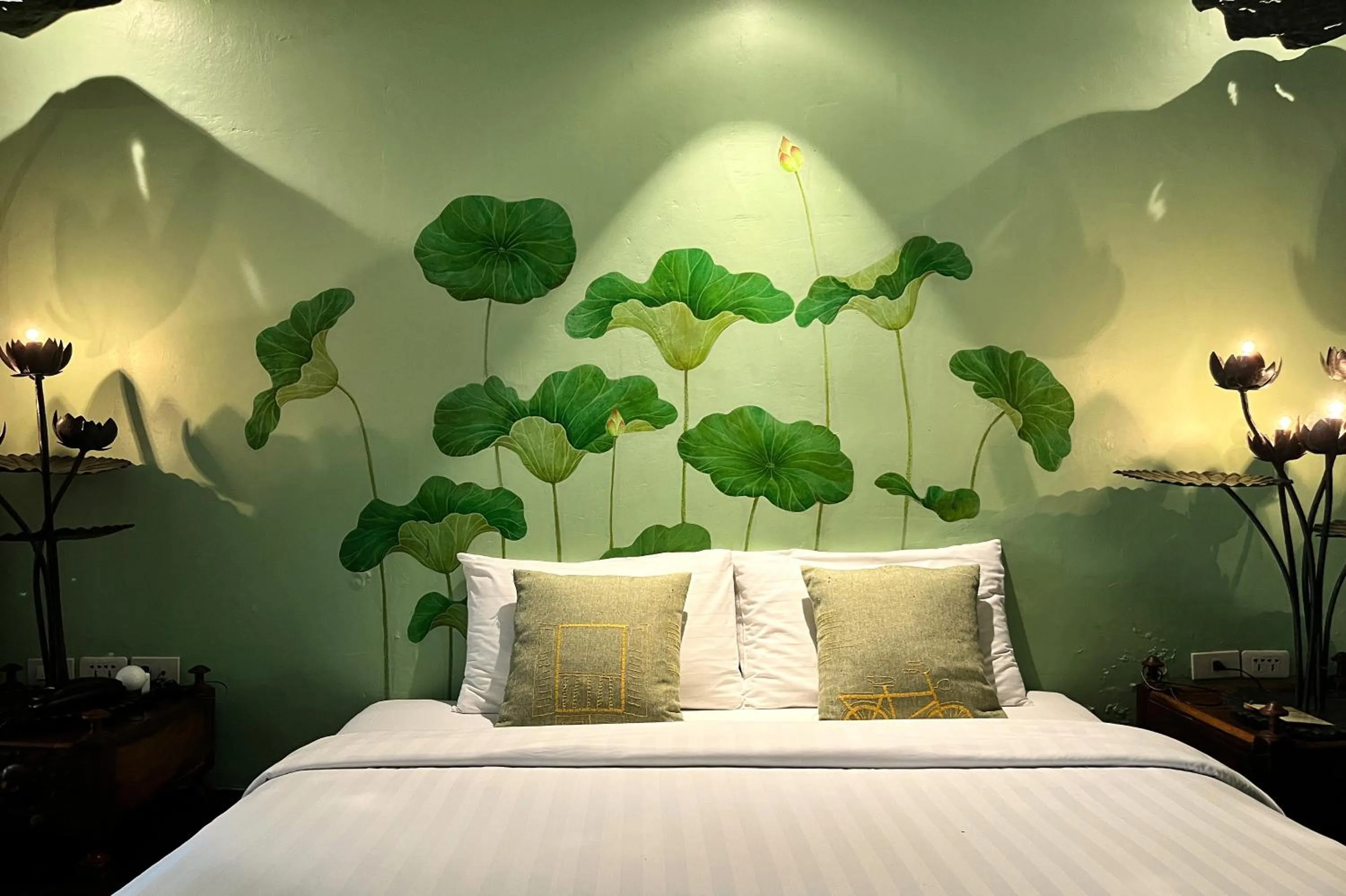 Bedroom, Bed in Old Capital Bike Inn - SHA Certified