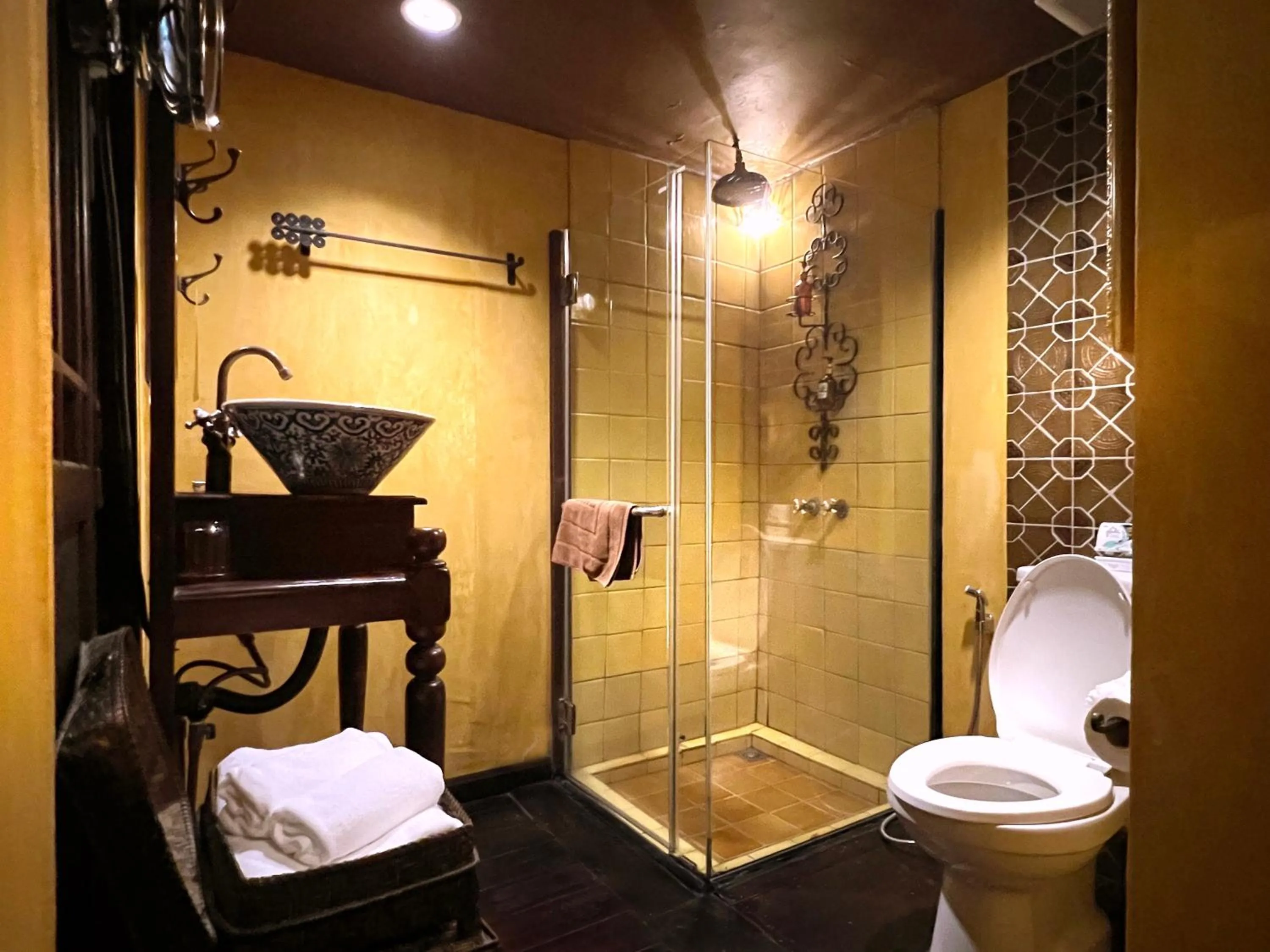 Shower in Old Capital Bike Inn - SHA Certified