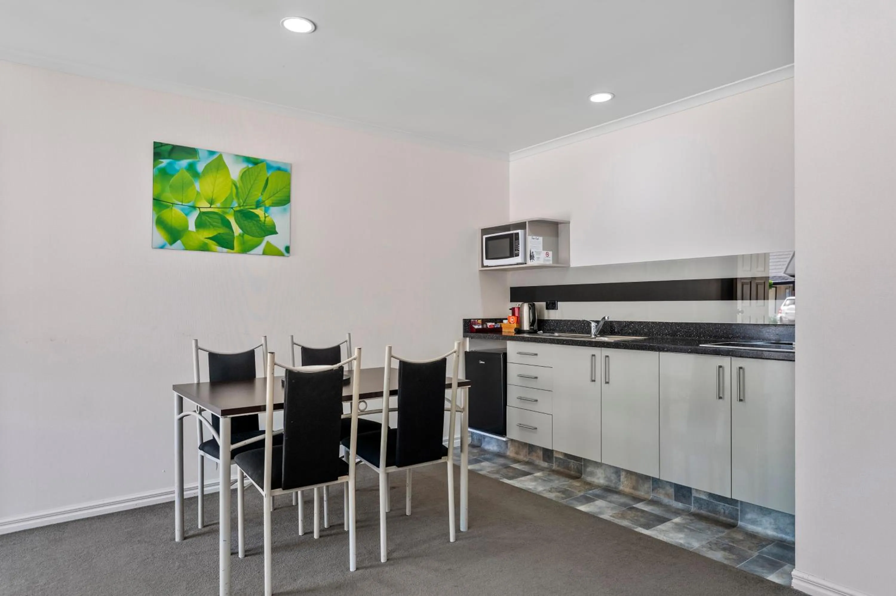 kitchen in Bethlehem Motor Inn and Conference Centre