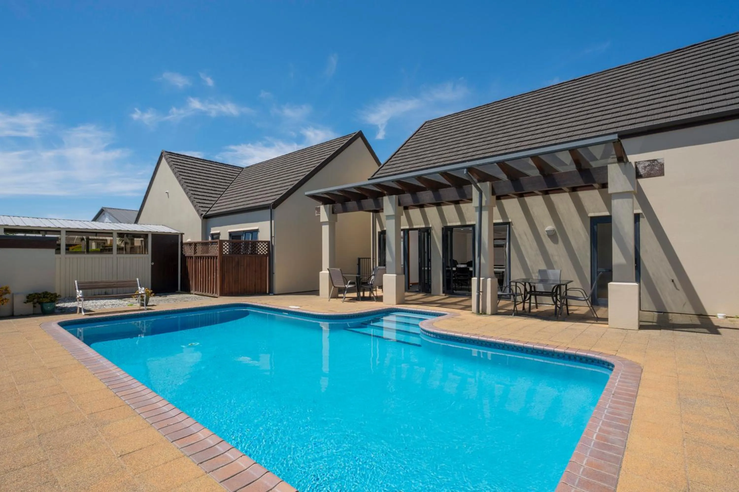 Swimming pool in Bethlehem Motor Inn and Conference Centre