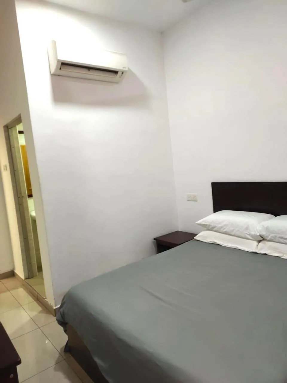 Bed in S&P Hotel