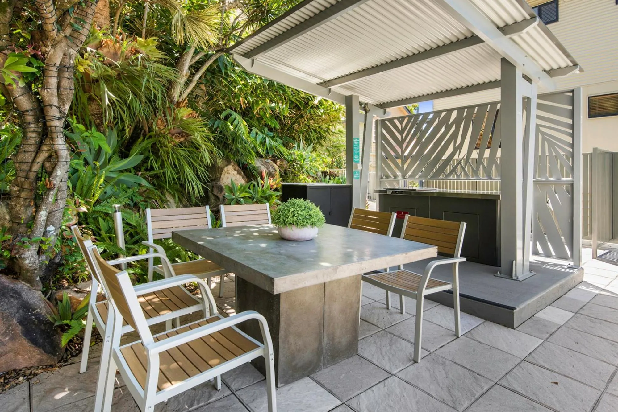 BBQ facilities in Surf Dance Apartments