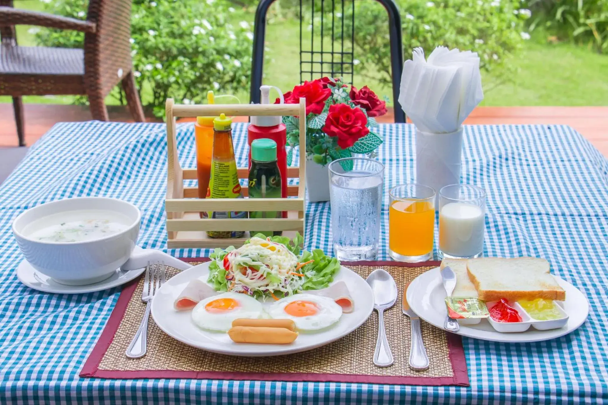 Asian breakfast in Akantuka Homestay Asian breakfast in Akantuka Homestay