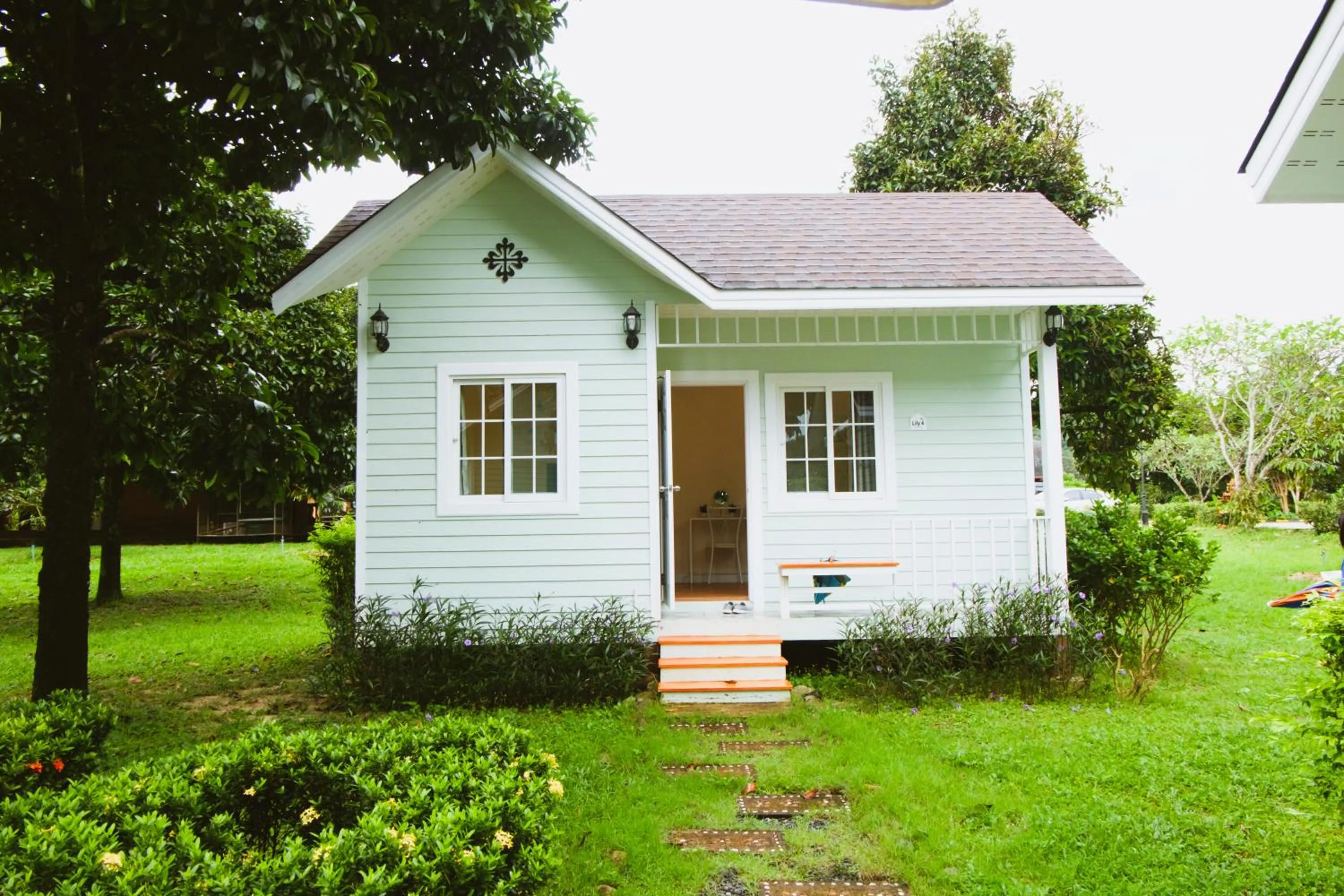 Property building in Akantuka Homestay